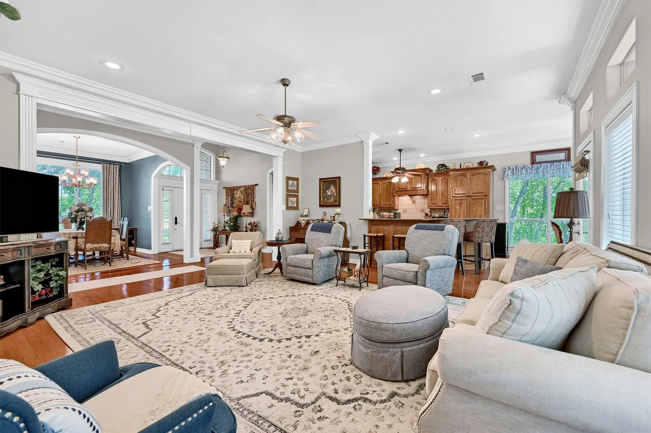 Single Family Residence For Sale in Grayson County , 1090 Riley Road, Whitesboro, Texas 76273, 4 Bedroom, 3 Bathroom, 3 Garage spaces, 3,100 Sqft, built in 2003, mls#21391366, Real Estate Agent in Whitesboro, Homes For Sale in Grayson county, Homes For Sale in Whitesboro, Realtor in Whitesboro Texas, Real Estate Brokerage Independent Realty Texas, Luminita Cordes Realtor