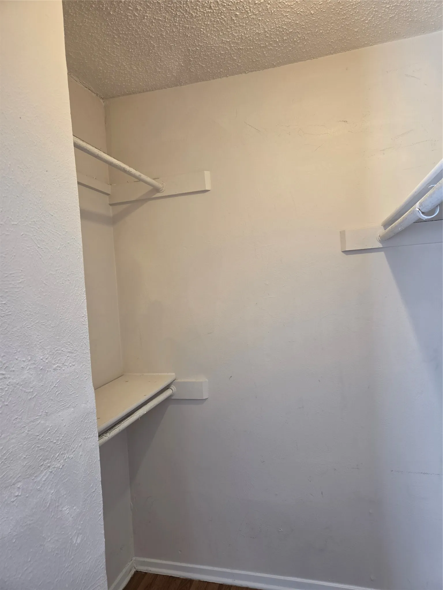 Condominium For Rent in Dallas County , 333 Melrose Drive 14C, Richardson, Texas 75080, 2 Bedroom, 3 Bathroom, Garage spaces, 1,161 Sqft, built in 1981, mls#21398785, Real Estate Agent in Richardson, Homes For Rent in Dallas county, Homes For Rent in Richardson, Realtor in Richardson Texas, Real Estate Brokerage Independent Realty Texas, Luminita Cordes Realtor