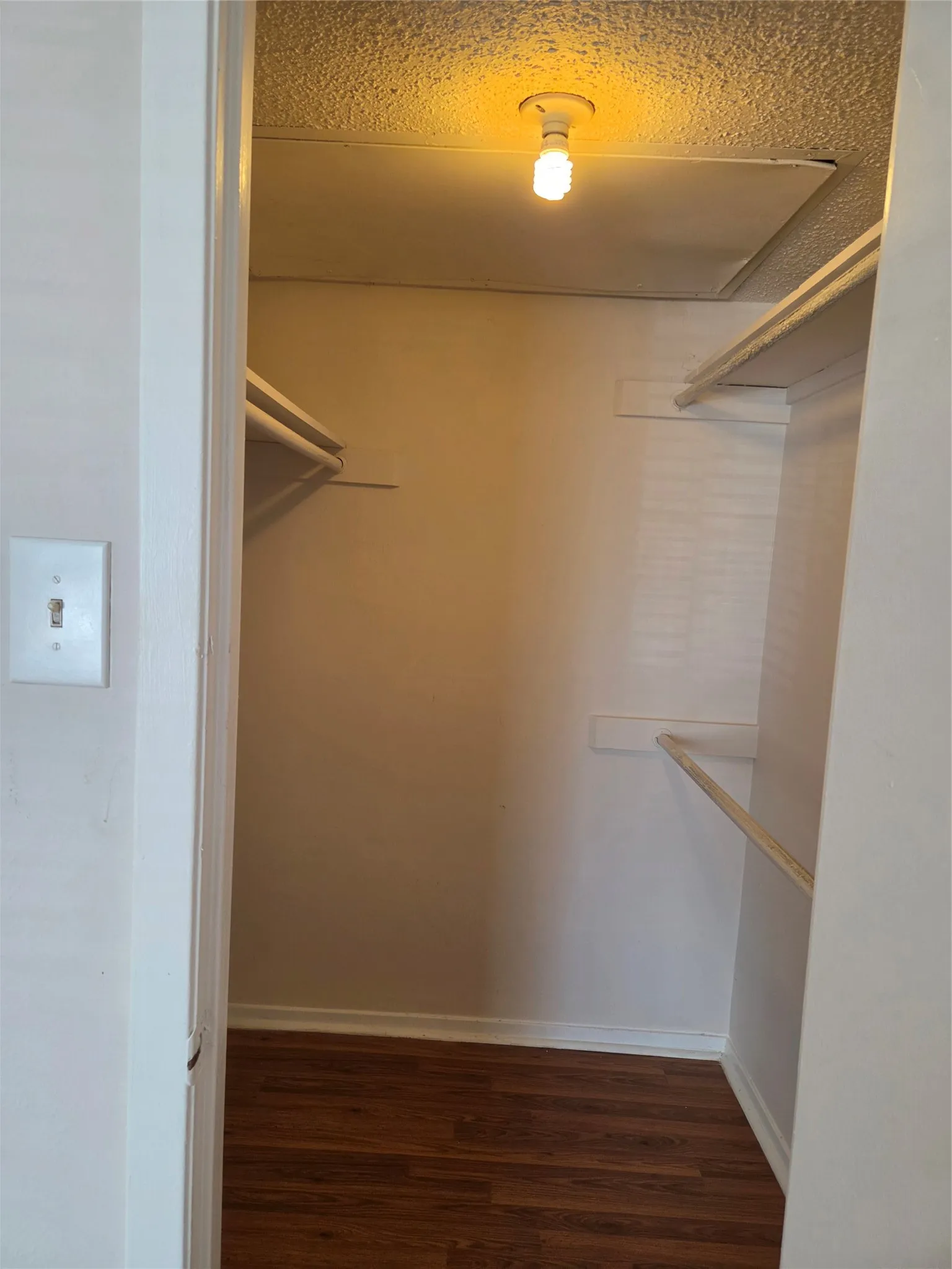 Condominium For Rent in Dallas County , 333 Melrose Drive 14C, Richardson, Texas 75080, 2 Bedroom, 3 Bathroom, Garage spaces, 1,161 Sqft, built in 1981, mls#21398785, Real Estate Agent in Richardson, Homes For Rent in Dallas county, Homes For Rent in Richardson, Realtor in Richardson Texas, Real Estate Brokerage Independent Realty Texas, Luminita Cordes Realtor