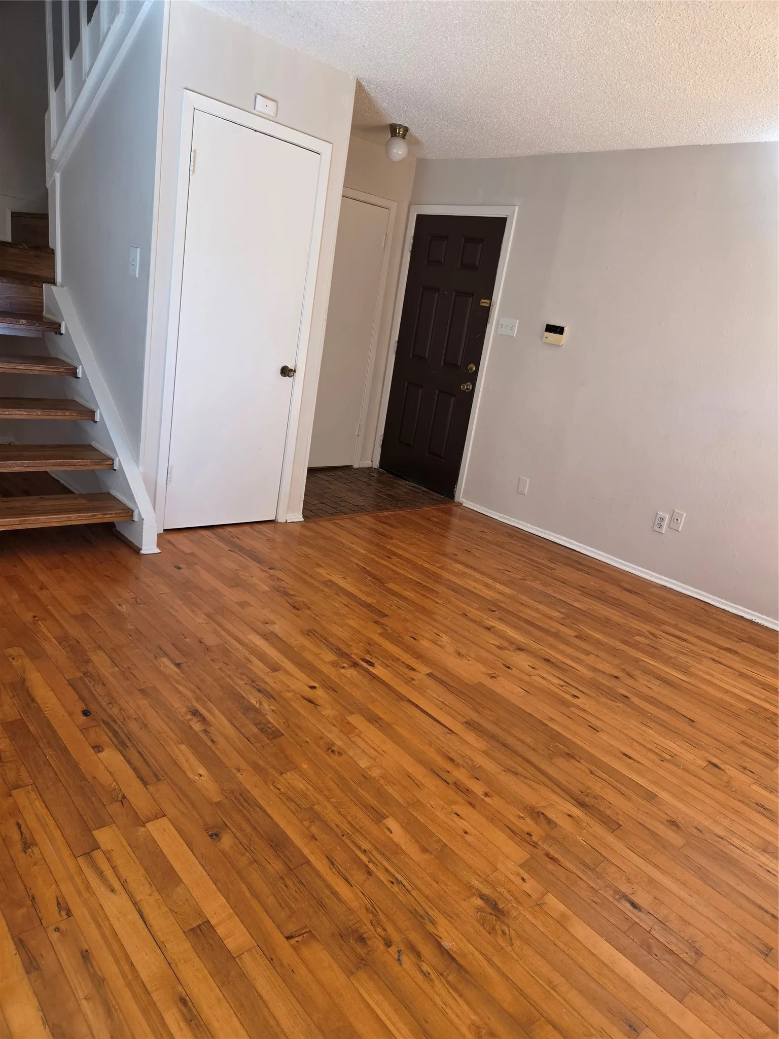 Condominium For Rent in Dallas County , 333 Melrose Drive 14C, Richardson, Texas 75080, 2 Bedroom, 3 Bathroom, Garage spaces, 1,161 Sqft, built in 1981, mls#21398785, Real Estate Agent in Richardson, Homes For Rent in Dallas county, Homes For Rent in Richardson, Realtor in Richardson Texas, Real Estate Brokerage Independent Realty Texas, Luminita Cordes Realtor