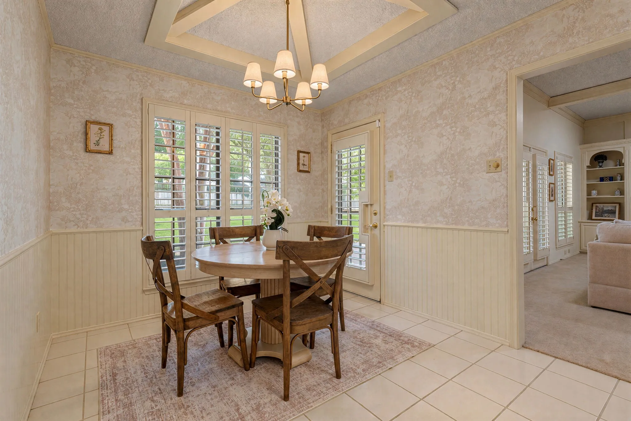 Single Family Residence For Sale in Mc Lennan County , 202 Trailview Drive, Woodway, Texas 76712, 4 Bedroom, 3 Bathroom, 2 Garage spaces, 2,631 Sqft, built in 1982, mls#21400676, Real Estate Agent in Woodway, Homes For Sale in Mc Lennan county, Homes For Sale in Woodway, Realtor in Woodway Texas, Real Estate Brokerage Independent Realty Texas, Luminita Cordes Realtor
