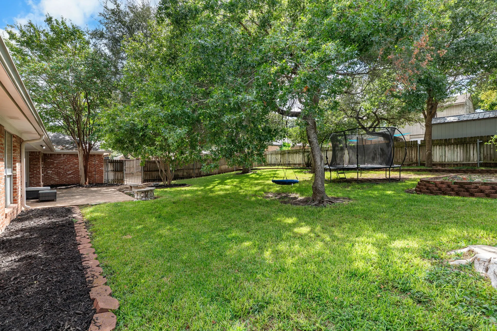 Single Family Residence For Sale in Mc Lennan County , 202 Trailview Drive, Woodway, Texas 76712, 4 Bedroom, 3 Bathroom, 2 Garage spaces, 2,631 Sqft, built in 1982, mls#21400676, Real Estate Agent in Woodway, Homes For Sale in Mc Lennan county, Homes For Sale in Woodway, Realtor in Woodway Texas, Real Estate Brokerage Independent Realty Texas, Luminita Cordes Realtor
