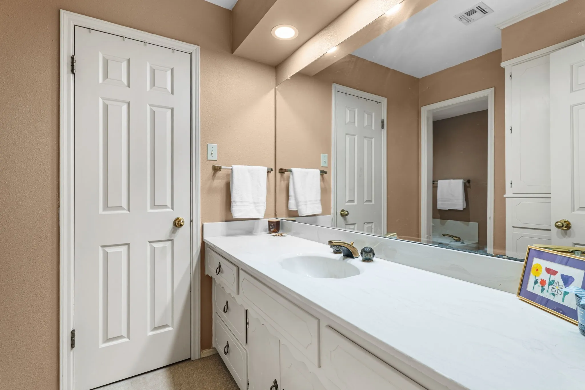 Single Family Residence For Sale in Mc Lennan County , 202 Trailview Drive, Woodway, Texas 76712, 4 Bedroom, 3 Bathroom, 2 Garage spaces, 2,631 Sqft, built in 1982, mls#21400676, Real Estate Agent in Woodway, Homes For Sale in Mc Lennan county, Homes For Sale in Woodway, Realtor in Woodway Texas, Real Estate Brokerage Independent Realty Texas, Luminita Cordes Realtor