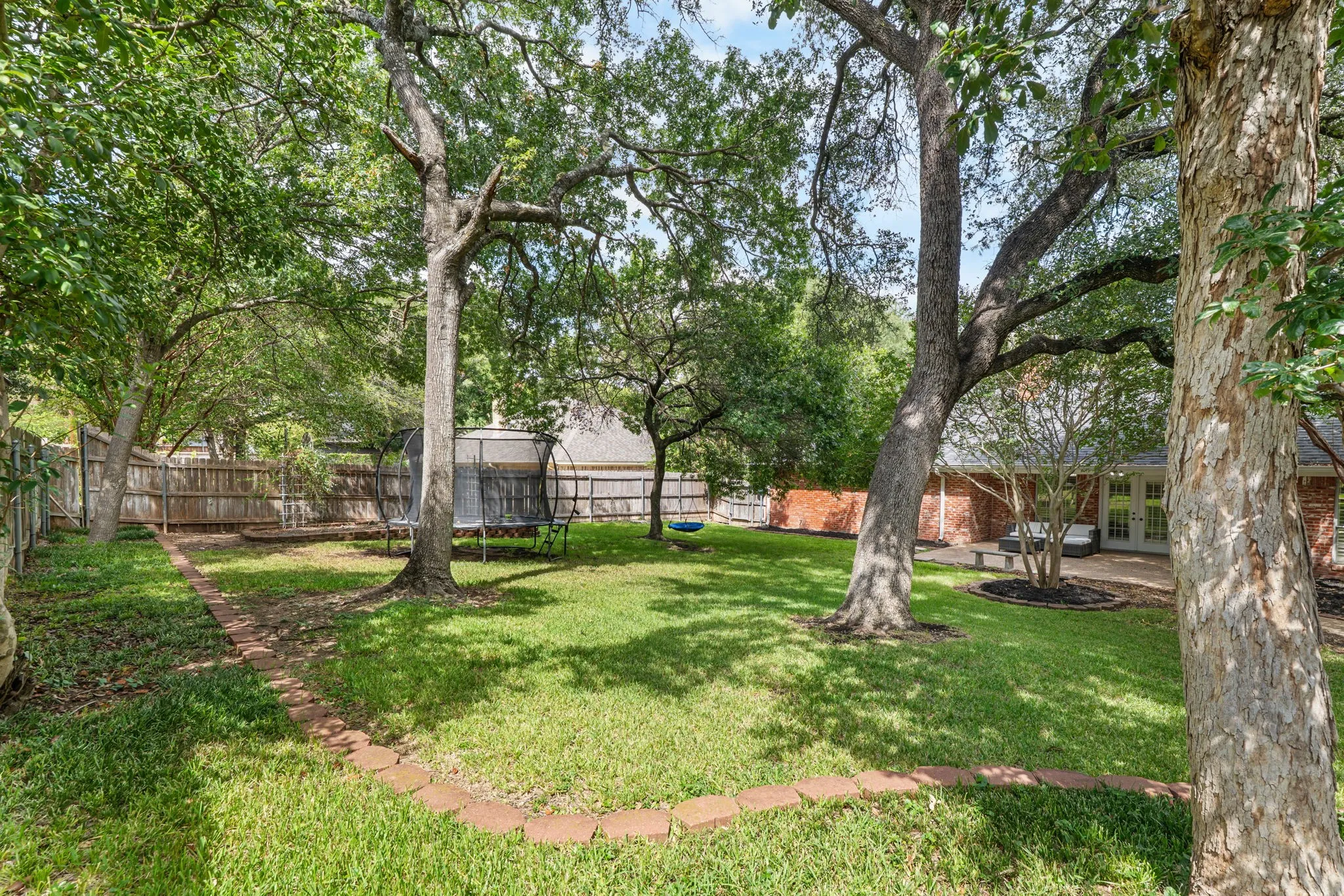 Single Family Residence For Sale in Mc Lennan County , 202 Trailview Drive, Woodway, Texas 76712, 4 Bedroom, 3 Bathroom, 2 Garage spaces, 2,631 Sqft, built in 1982, mls#21400676, Real Estate Agent in Woodway, Homes For Sale in Mc Lennan county, Homes For Sale in Woodway, Realtor in Woodway Texas, Real Estate Brokerage Independent Realty Texas, Luminita Cordes Realtor