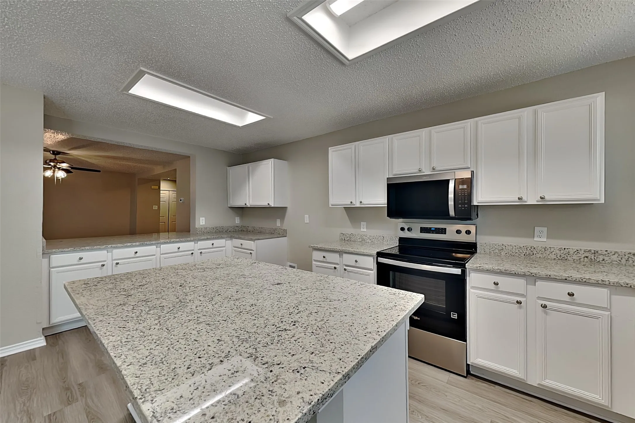 Single Family Residence For Rent in Tarrant County , 4169 Fossile Butte Drive, Fort Worth, Texas 76244, 3 Bedroom, 2 Bathroom, 2 Garage spaces, 1,824 Sqft, built in 1998, mls#21400696, Real Estate Agent in Fort Worth, Homes For Rent in Tarrant county, Homes For Rent in Fort Worth, Realtor in Fort Worth Texas, Real Estate Brokerage Independent Realty Texas, Luminita Cordes Realtor