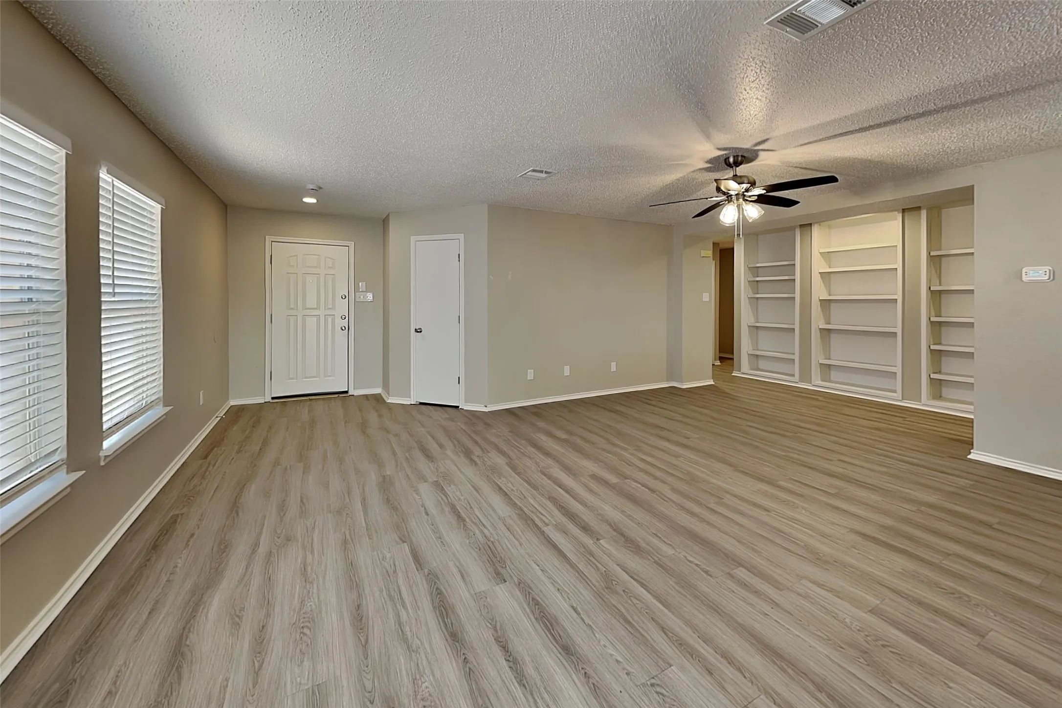 Single Family Residence For Rent in Tarrant County , 4169 Fossile Butte Drive, Fort Worth, Texas 76244, 3 Bedroom, 2 Bathroom, 2 Garage spaces, 1,824 Sqft, built in 1998, mls#21400696, Real Estate Agent in Fort Worth, Homes For Rent in Tarrant county, Homes For Rent in Fort Worth, Realtor in Fort Worth Texas, Real Estate Brokerage Independent Realty Texas, Luminita Cordes Realtor