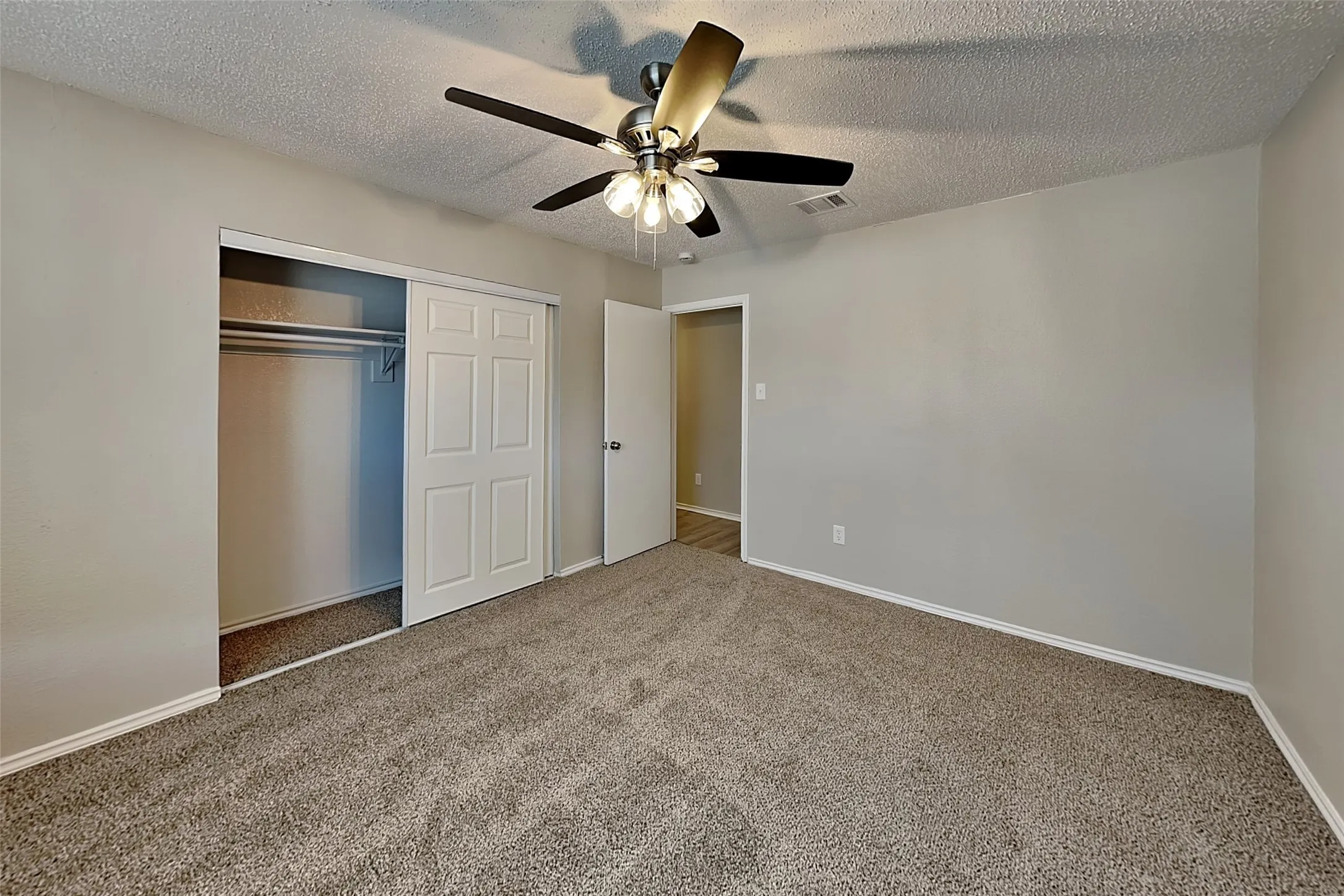 Single Family Residence For Rent in Tarrant County , 4169 Fossile Butte Drive, Fort Worth, Texas 76244, 3 Bedroom, 2 Bathroom, 2 Garage spaces, 1,824 Sqft, built in 1998, mls#21400696, Real Estate Agent in Fort Worth, Homes For Rent in Tarrant county, Homes For Rent in Fort Worth, Realtor in Fort Worth Texas, Real Estate Brokerage Independent Realty Texas, Luminita Cordes Realtor