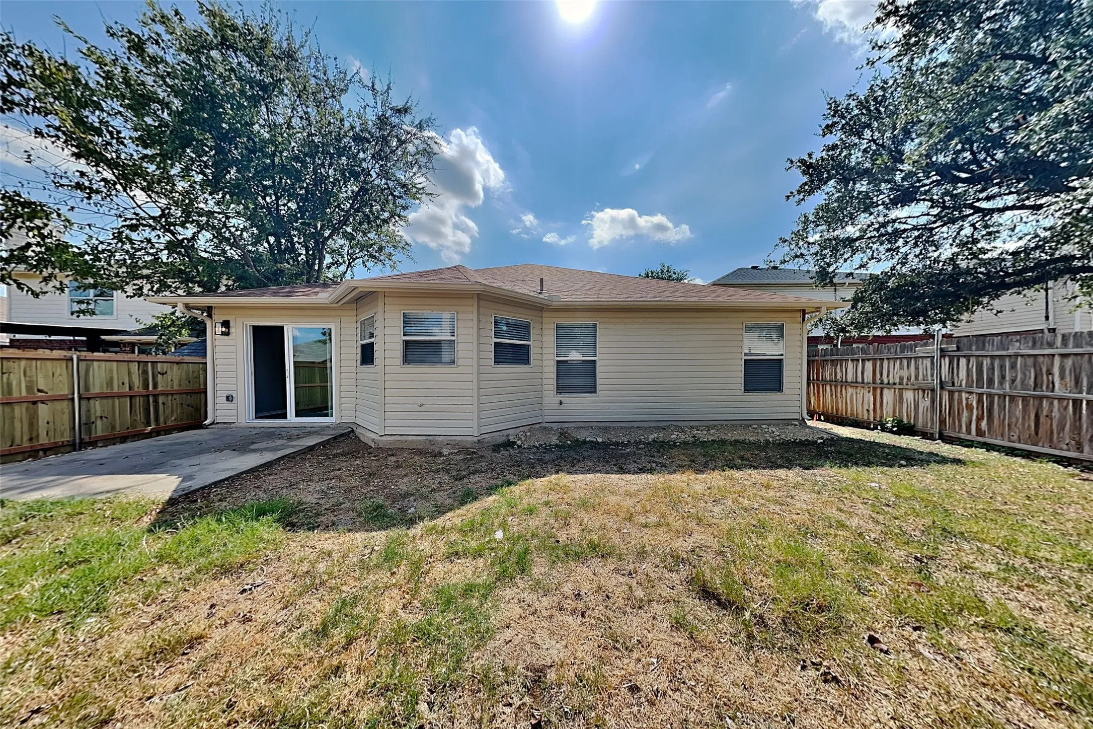 Single Family Residence For Rent in Tarrant County , 4169 Fossile Butte Drive, Fort Worth, Texas 76244, 3 Bedroom, 2 Bathroom, 2 Garage spaces, 1,824 Sqft, built in 1998, mls#21400696, Real Estate Agent in Fort Worth, Homes For Rent in Tarrant county, Homes For Rent in Fort Worth, Realtor in Fort Worth Texas, Real Estate Brokerage Independent Realty Texas, Luminita Cordes Realtor