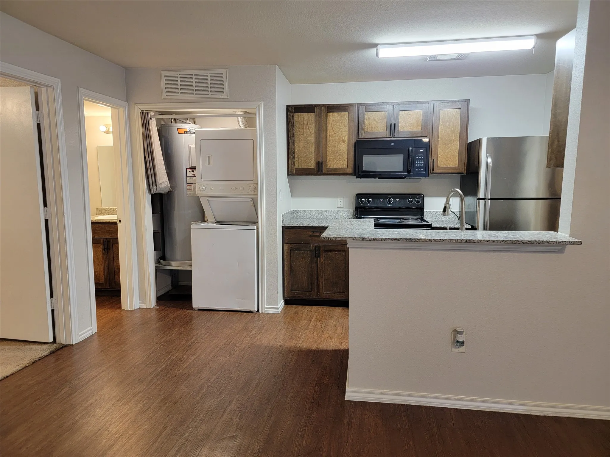 Condominium For Rent in Dallas County , 9837 Walnut Street 101, Dallas, Texas 75243, 2 Bedroom, 1 Bathroom, Garage spaces, 808 Sqft, built in 2018, mls#21400698, Real Estate Agent in Dallas, Homes For Rent in Dallas county, Homes For Rent in Dallas, Realtor in Dallas Texas, Real Estate Brokerage Independent Realty Texas, Luminita Cordes Realtor