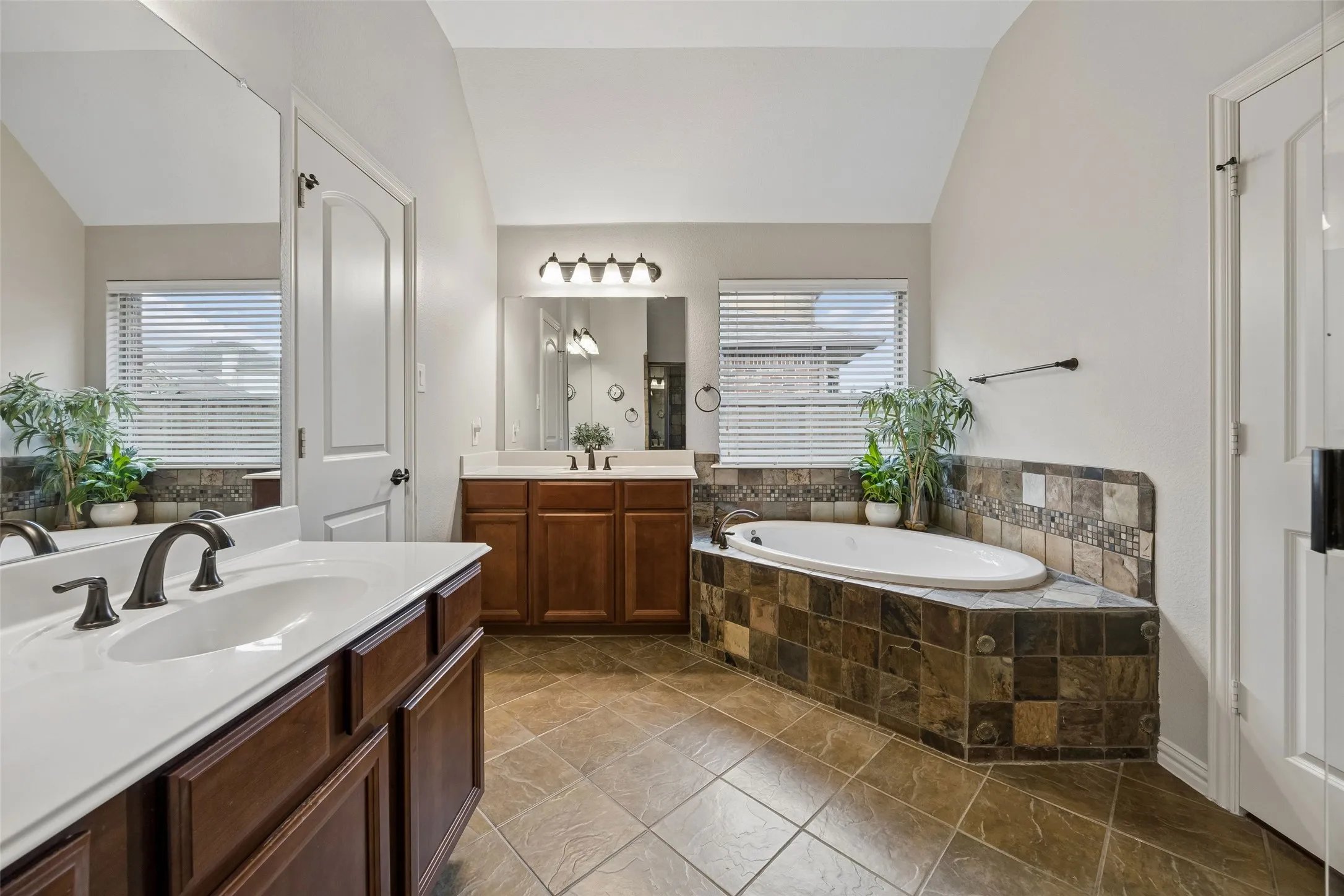 Single Family Residence For Sale in Tarrant County , 2723 Ponce De Leon, Grand Prairie, Texas 75054, 4 Bedroom, 3 Bathroom, 2 Garage spaces, 2,548 Sqft, built in 2007, mls#21394760, Real Estate Agent in Grand Prairie, Homes For Sale in Tarrant county, Homes For Sale in Grand Prairie, Realtor in Grand Prairie Texas, Real Estate Brokerage Independent Realty Texas, Luminita Cordes Realtor