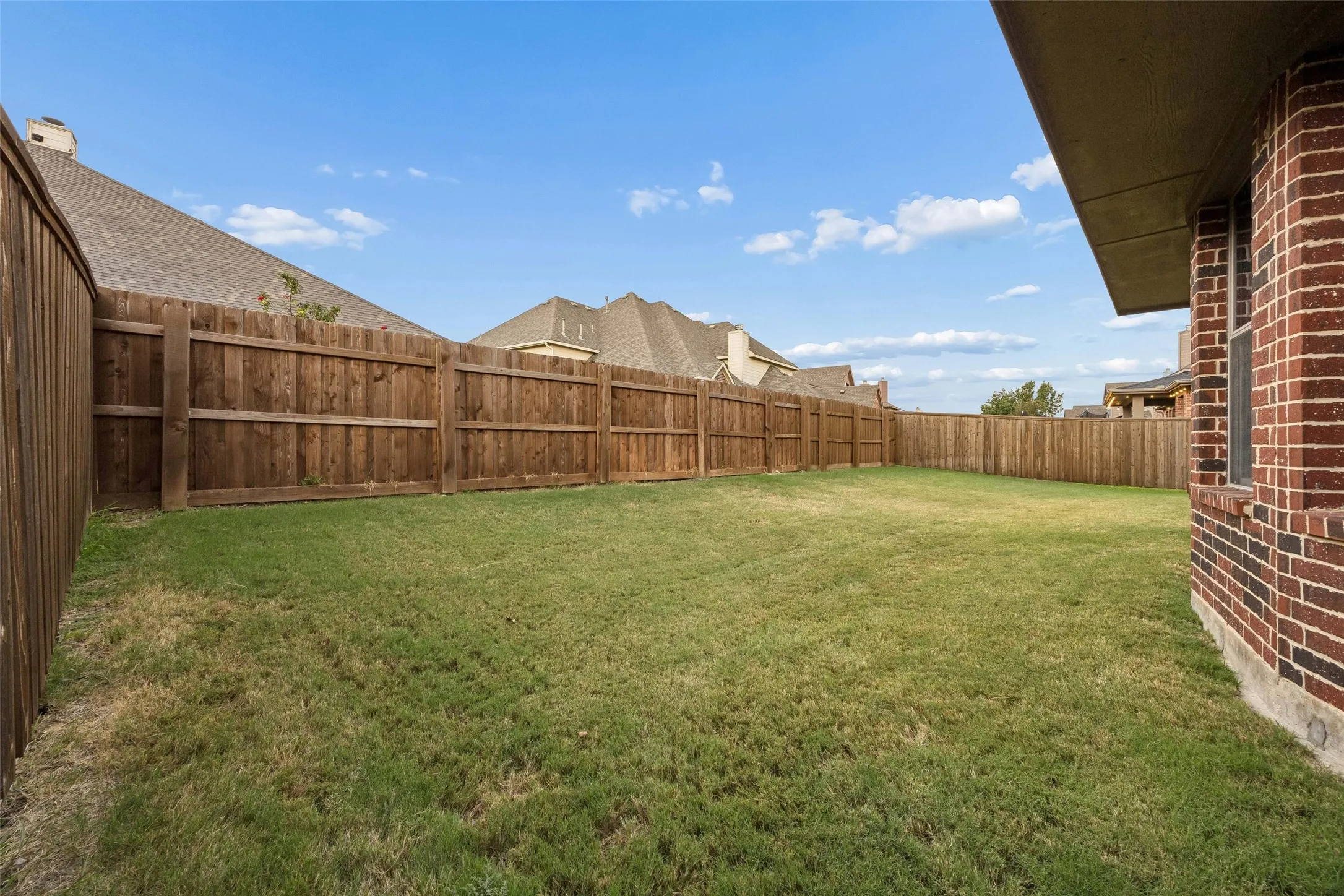Single Family Residence For Sale in Tarrant County , 2723 Ponce De Leon, Grand Prairie, Texas 75054, 4 Bedroom, 3 Bathroom, 2 Garage spaces, 2,548 Sqft, built in 2007, mls#21394760, Real Estate Agent in Grand Prairie, Homes For Sale in Tarrant county, Homes For Sale in Grand Prairie, Realtor in Grand Prairie Texas, Real Estate Brokerage Independent Realty Texas, Luminita Cordes Realtor