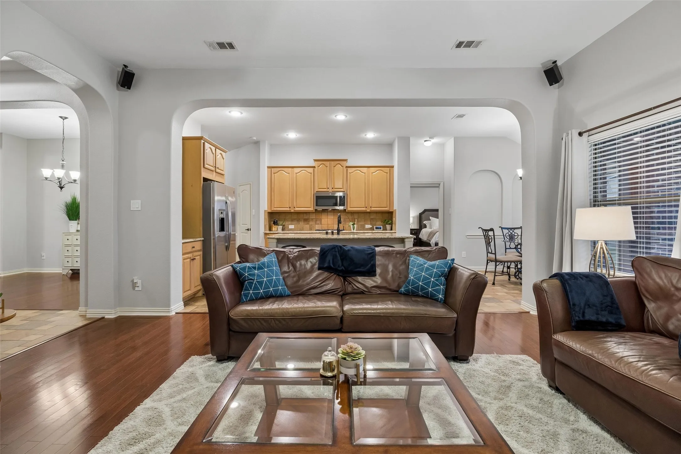 Single Family Residence For Sale in Tarrant County , 2723 Ponce De Leon, Grand Prairie, Texas 75054, 4 Bedroom, 3 Bathroom, 2 Garage spaces, 2,548 Sqft, built in 2007, mls#21394760, Real Estate Agent in Grand Prairie, Homes For Sale in Tarrant county, Homes For Sale in Grand Prairie, Realtor in Grand Prairie Texas, Real Estate Brokerage Independent Realty Texas, Luminita Cordes Realtor