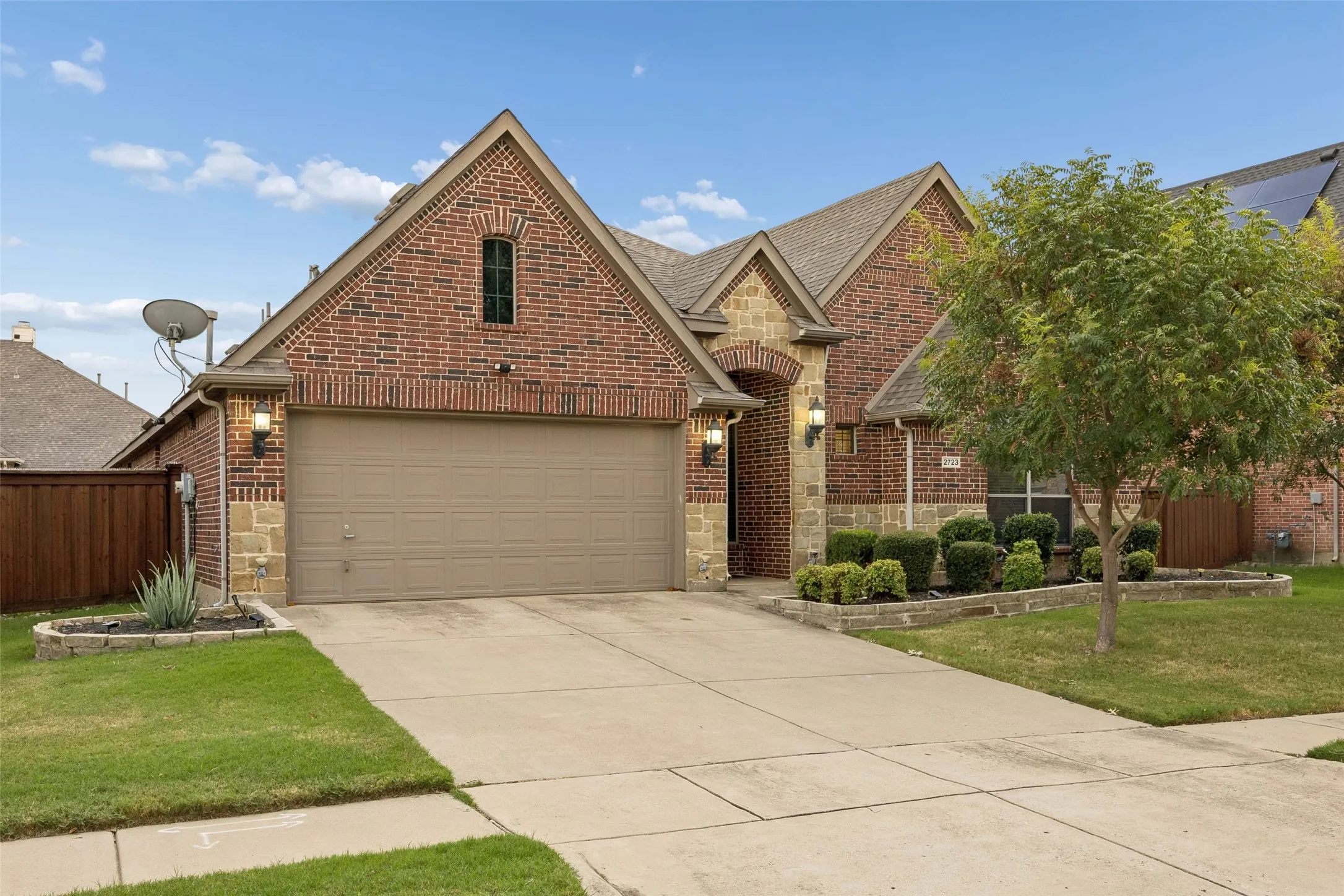 Single Family Residence For Sale in Tarrant County , 2723 Ponce De Leon, Grand Prairie, Texas 75054, 4 Bedroom, 3 Bathroom, 2 Garage spaces, 2,548 Sqft, built in 2007, mls#21394760, Real Estate Agent in Grand Prairie, Homes For Sale in Tarrant county, Homes For Sale in Grand Prairie, Realtor in Grand Prairie Texas, Real Estate Brokerage Independent Realty Texas, Luminita Cordes Realtor