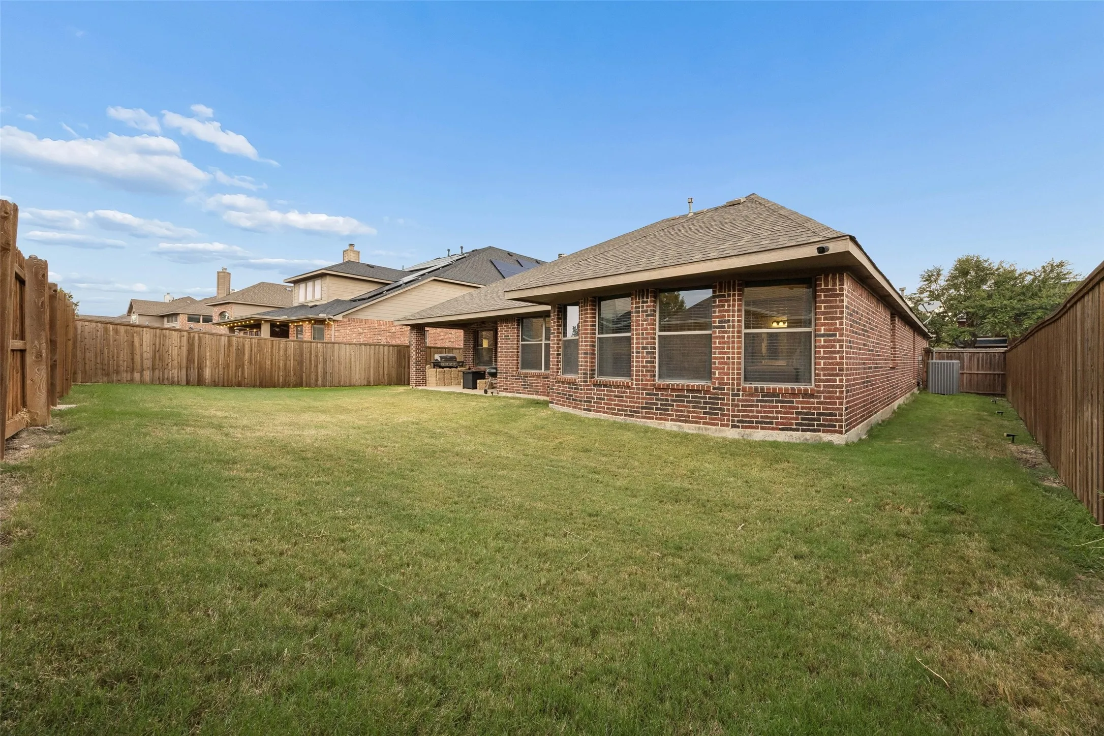 Single Family Residence For Sale in Tarrant County , 2723 Ponce De Leon, Grand Prairie, Texas 75054, 4 Bedroom, 3 Bathroom, 2 Garage spaces, 2,548 Sqft, built in 2007, mls#21394760, Real Estate Agent in Grand Prairie, Homes For Sale in Tarrant county, Homes For Sale in Grand Prairie, Realtor in Grand Prairie Texas, Real Estate Brokerage Independent Realty Texas, Luminita Cordes Realtor