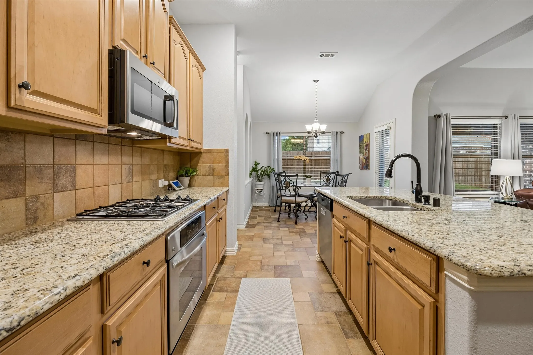 Single Family Residence For Sale in Tarrant County , 2723 Ponce De Leon, Grand Prairie, Texas 75054, 4 Bedroom, 3 Bathroom, 2 Garage spaces, 2,548 Sqft, built in 2007, mls#21394760, Real Estate Agent in Grand Prairie, Homes For Sale in Tarrant county, Homes For Sale in Grand Prairie, Realtor in Grand Prairie Texas, Real Estate Brokerage Independent Realty Texas, Luminita Cordes Realtor