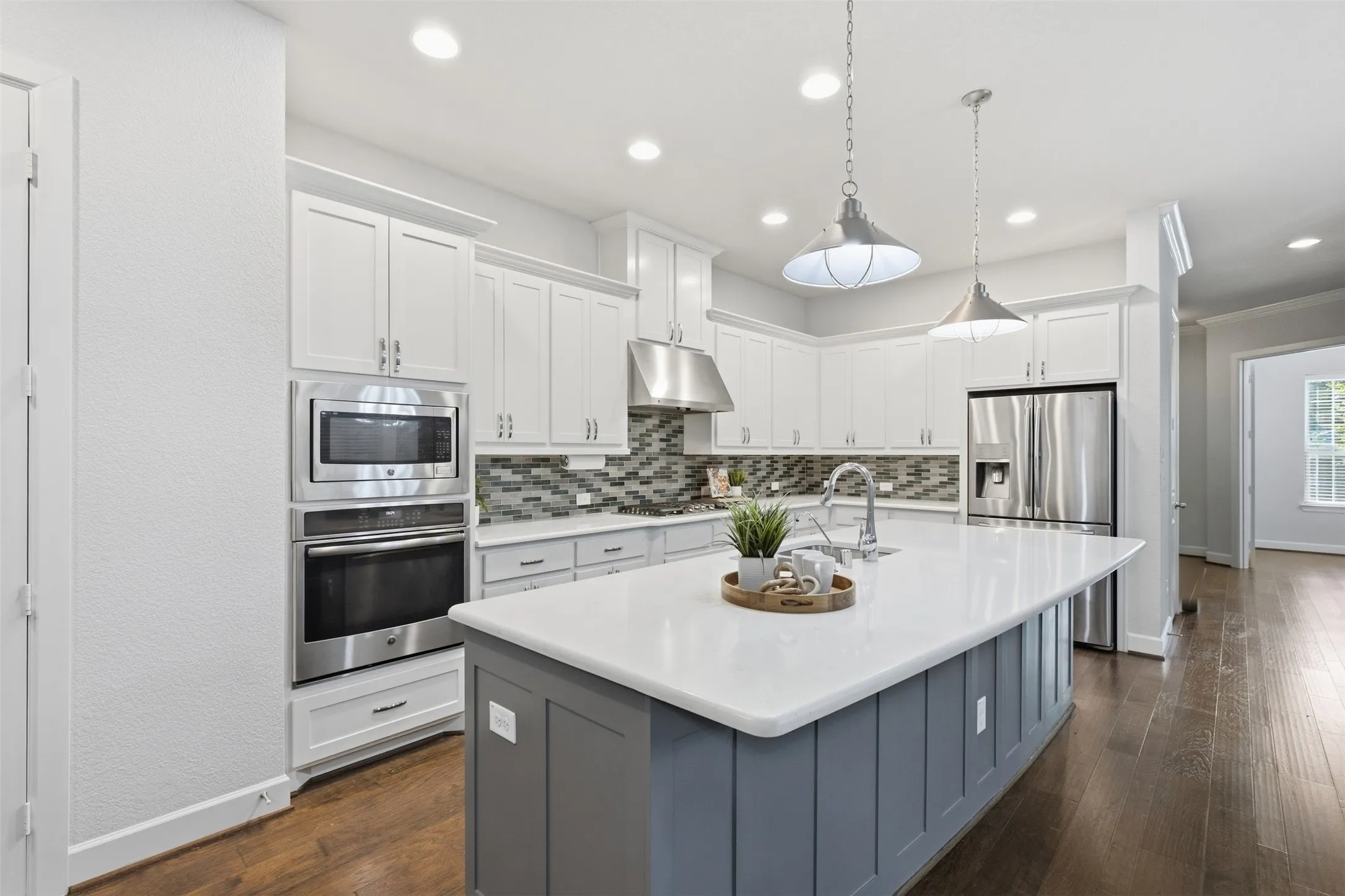 Single Family Residence For Sale in Collin County , 6209 Smithwick Drive, Mc Kinney, Texas 75070, 3 Bedroom, 3 Bathroom, 2 Garage spaces, 2,331 Sqft, built in 2017, mls#21400553, Real Estate Agent in Mc Kinney, Homes For Sale in Collin county, Homes For Sale in Mc Kinney, Realtor in Mc Kinney Texas, Real Estate Brokerage Independent Realty Texas, Luminita Cordes Realtor