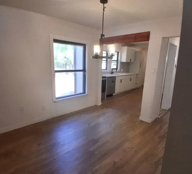 Single Family Residence For Sale in Hunt County , 1113 Commerce Drive, Greenville, Texas 75401, 4 Bedroom, 2 Bathroom, Garage spaces, 2,031 Sqft, built in 1940, mls#21396096, Real Estate Agent in Greenville, Homes For Sale in Hunt county, Homes For Sale in Greenville, Realtor in Greenville Texas, Real Estate Brokerage Independent Realty Texas, Luminita Cordes Realtor