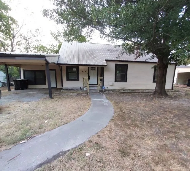 Single Family Residence For Sale in Hunt County , 1113 Commerce Drive, Greenville, Texas 75401, 4 Bedroom, 2 Bathroom, Garage spaces, 2,031 Sqft, built in 1940, mls#21396096, Real Estate Agent in Greenville, Homes For Sale in Hunt county, Homes For Sale in Greenville, Realtor in Greenville Texas, Real Estate Brokerage Independent Realty Texas, Luminita Cordes Realtor