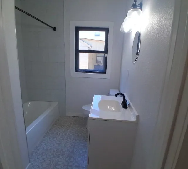 Single Family Residence For Sale in Hunt County , 1113 Commerce Drive, Greenville, Texas 75401, 4 Bedroom, 2 Bathroom, Garage spaces, 2,031 Sqft, built in 1940, mls#21396096, Real Estate Agent in Greenville, Homes For Sale in Hunt county, Homes For Sale in Greenville, Realtor in Greenville Texas, Real Estate Brokerage Independent Realty Texas, Luminita Cordes Realtor