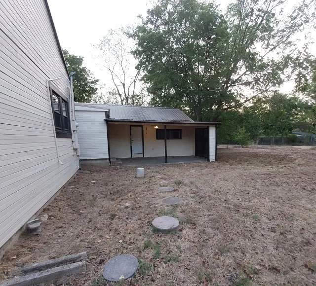 Single Family Residence For Sale in Hunt County , 1113 Commerce Drive, Greenville, Texas 75401, 4 Bedroom, 2 Bathroom, Garage spaces, 2,031 Sqft, built in 1940, mls#21396096, Real Estate Agent in Greenville, Homes For Sale in Hunt county, Homes For Sale in Greenville, Realtor in Greenville Texas, Real Estate Brokerage Independent Realty Texas, Luminita Cordes Realtor