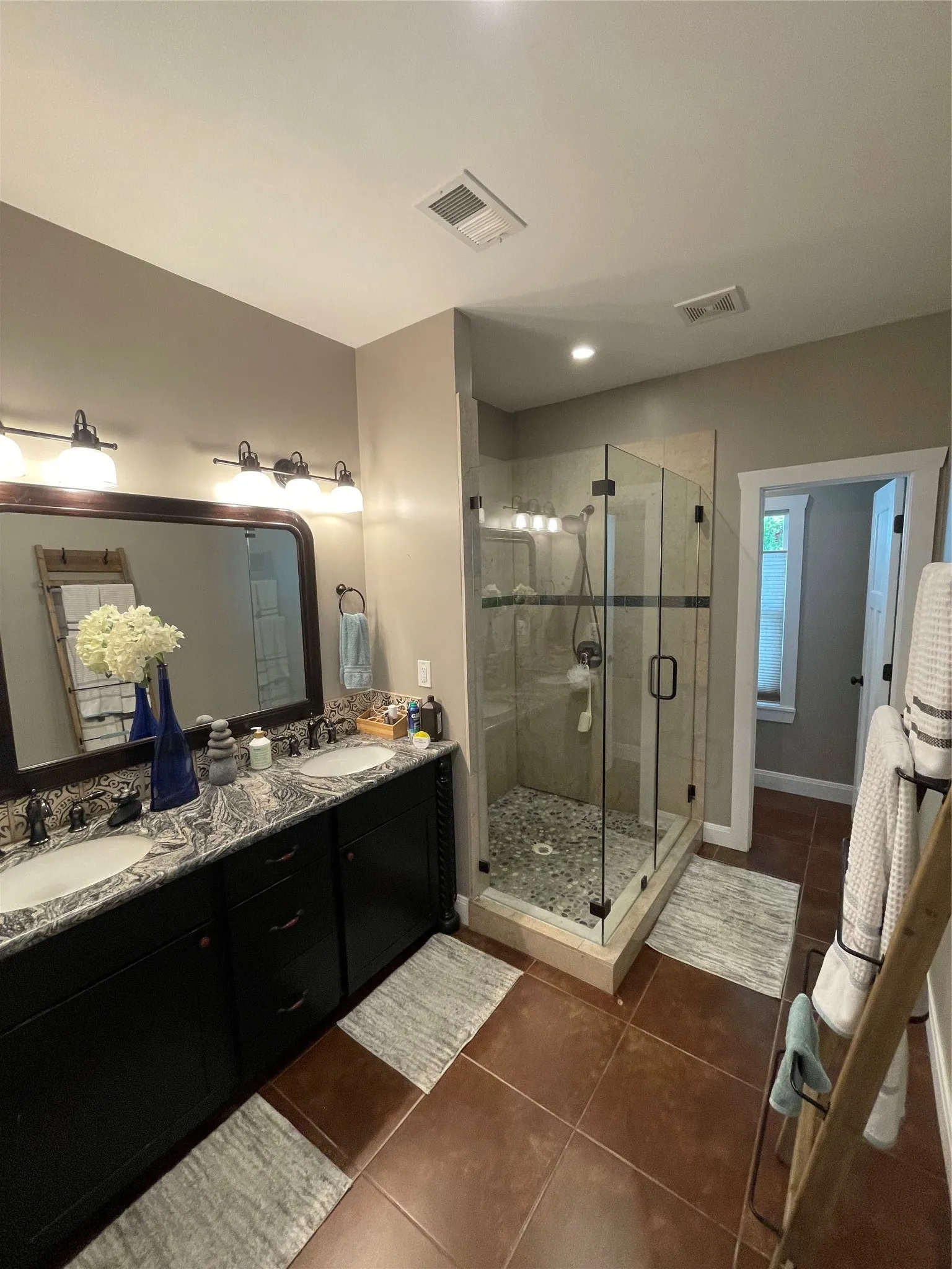 Single Family Residence For Rent in Tarrant County , 420 E Franklin Street, Grapevine, Texas 76051, 2 Bedroom, 3 Bathroom, 1 Garage spaces, 1,972 Sqft, built in 1942, mls#21400704, Real Estate Agent in Grapevine, Homes For Rent in Tarrant county, Homes For Rent in Grapevine, Realtor in Grapevine Texas, Real Estate Brokerage Independent Realty Texas, Luminita Cordes Realtor