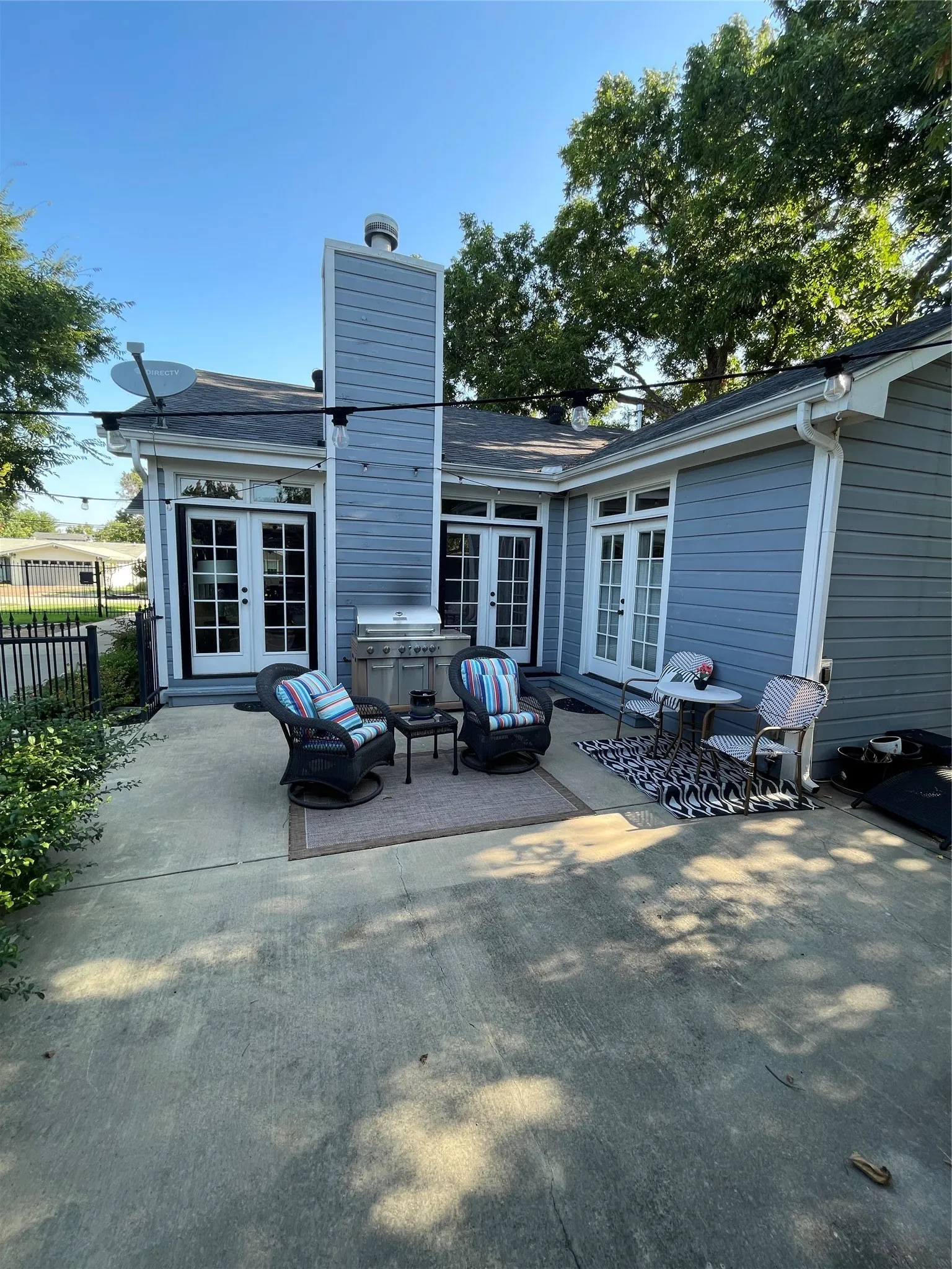 Single Family Residence For Rent in Tarrant County , 420 E Franklin Street, Grapevine, Texas 76051, 2 Bedroom, 3 Bathroom, 1 Garage spaces, 1,972 Sqft, built in 1942, mls#21400704, Real Estate Agent in Grapevine, Homes For Rent in Tarrant county, Homes For Rent in Grapevine, Realtor in Grapevine Texas, Real Estate Brokerage Independent Realty Texas, Luminita Cordes Realtor