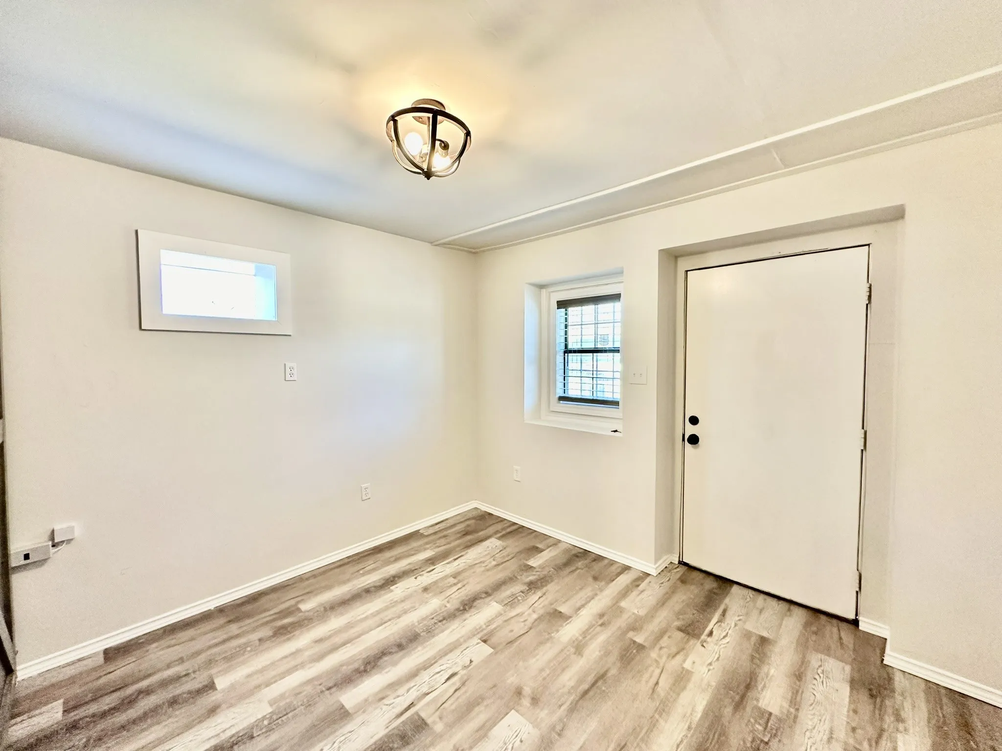 Office For Rent in Grayson County , 1824 S Walnut Street, Sherman, Texas 75090, 0, 0, Garage spaces, 0 Sqft, built in 1925, mls#21400701, Real Estate Agent in Sherman, Homes For Rent in Grayson county, Homes For Rent in Sherman, Realtor in Sherman Texas, Real Estate Brokerage Independent Realty Texas, Luminita Cordes Realtor
