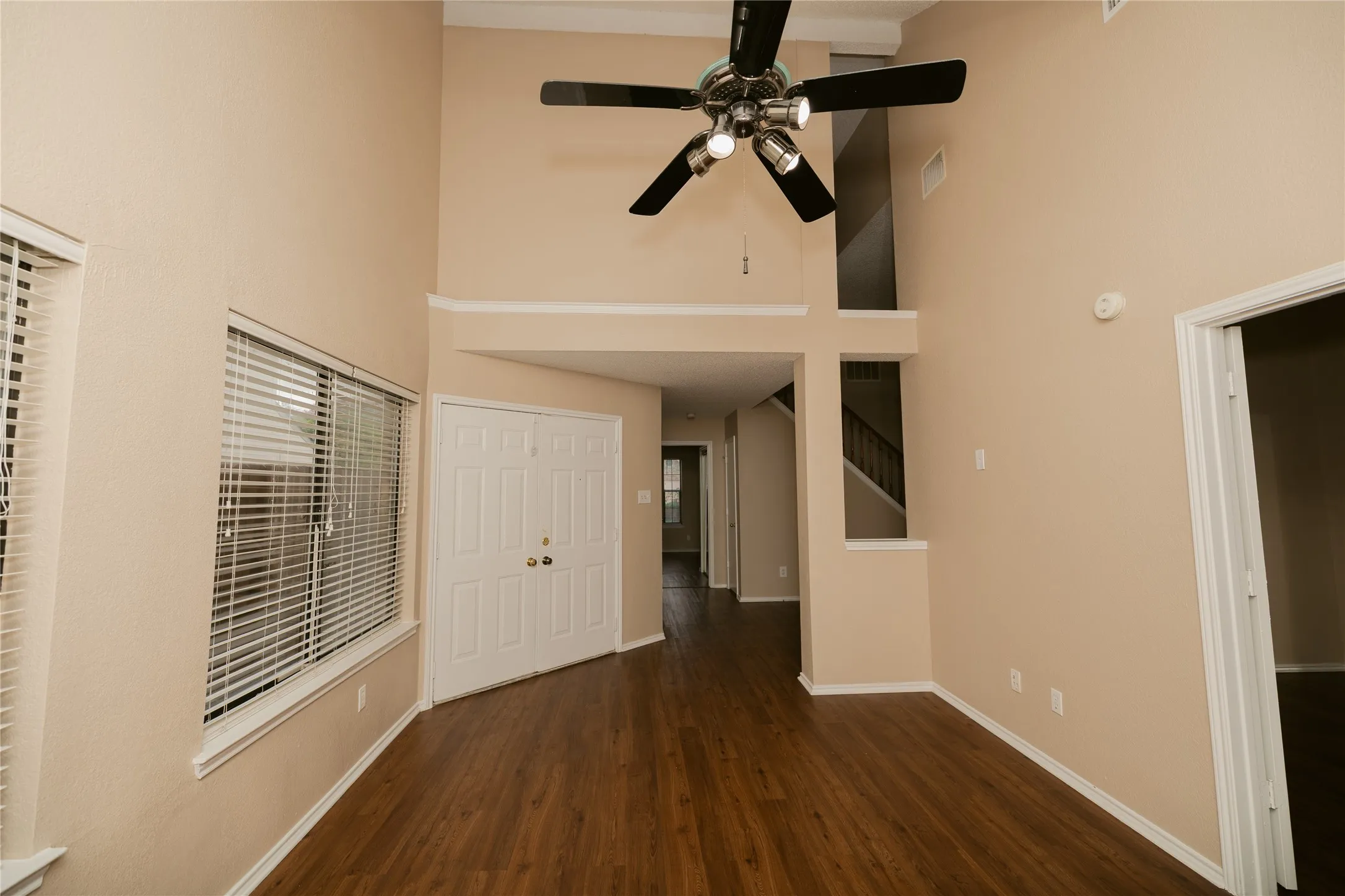 Single Family Residence For Rent in Denton County , 2083 Sundance Court, Lewisville, Texas 75067, 3 Bedroom, 2 Bathroom, 2 Garage spaces, 1,293 Sqft, built in 1986, mls#21400708, Real Estate Agent in Lewisville, Homes For Rent in Denton county, Homes For Rent in Lewisville, Realtor in Lewisville Texas, Real Estate Brokerage Independent Realty Texas, Luminita Cordes Realtor