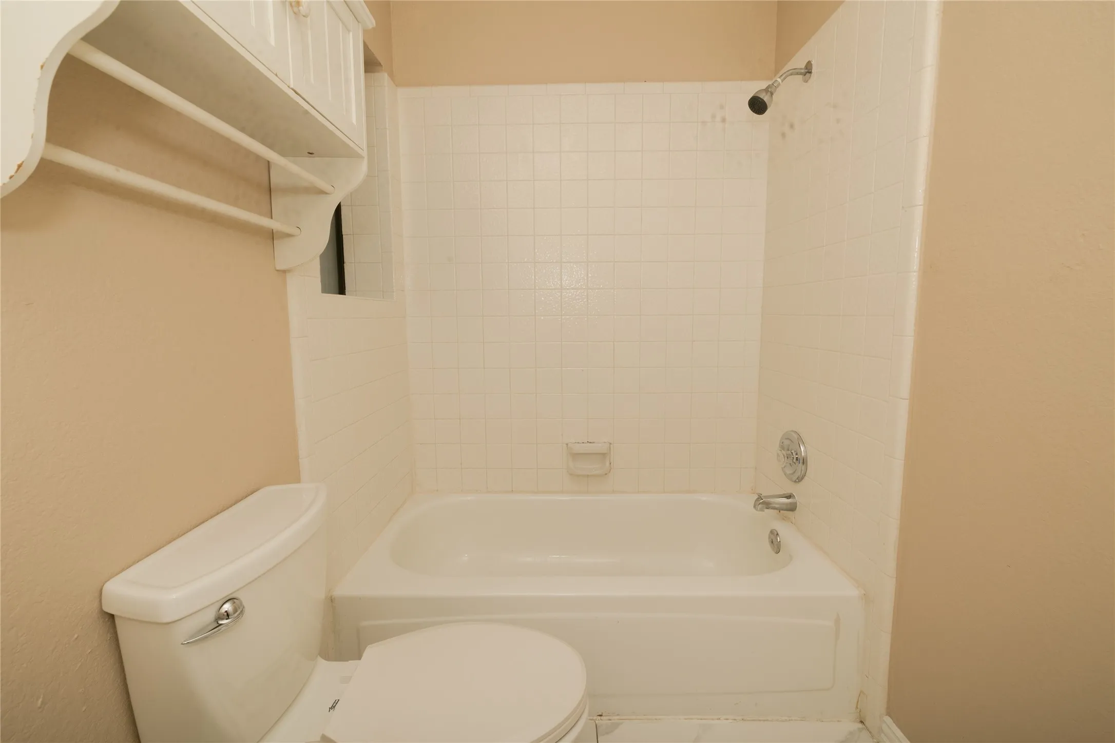 Single Family Residence For Rent in Denton County , 2083 Sundance Court, Lewisville, Texas 75067, 3 Bedroom, 2 Bathroom, 2 Garage spaces, 1,293 Sqft, built in 1986, mls#21400708, Real Estate Agent in Lewisville, Homes For Rent in Denton county, Homes For Rent in Lewisville, Realtor in Lewisville Texas, Real Estate Brokerage Independent Realty Texas, Luminita Cordes Realtor
