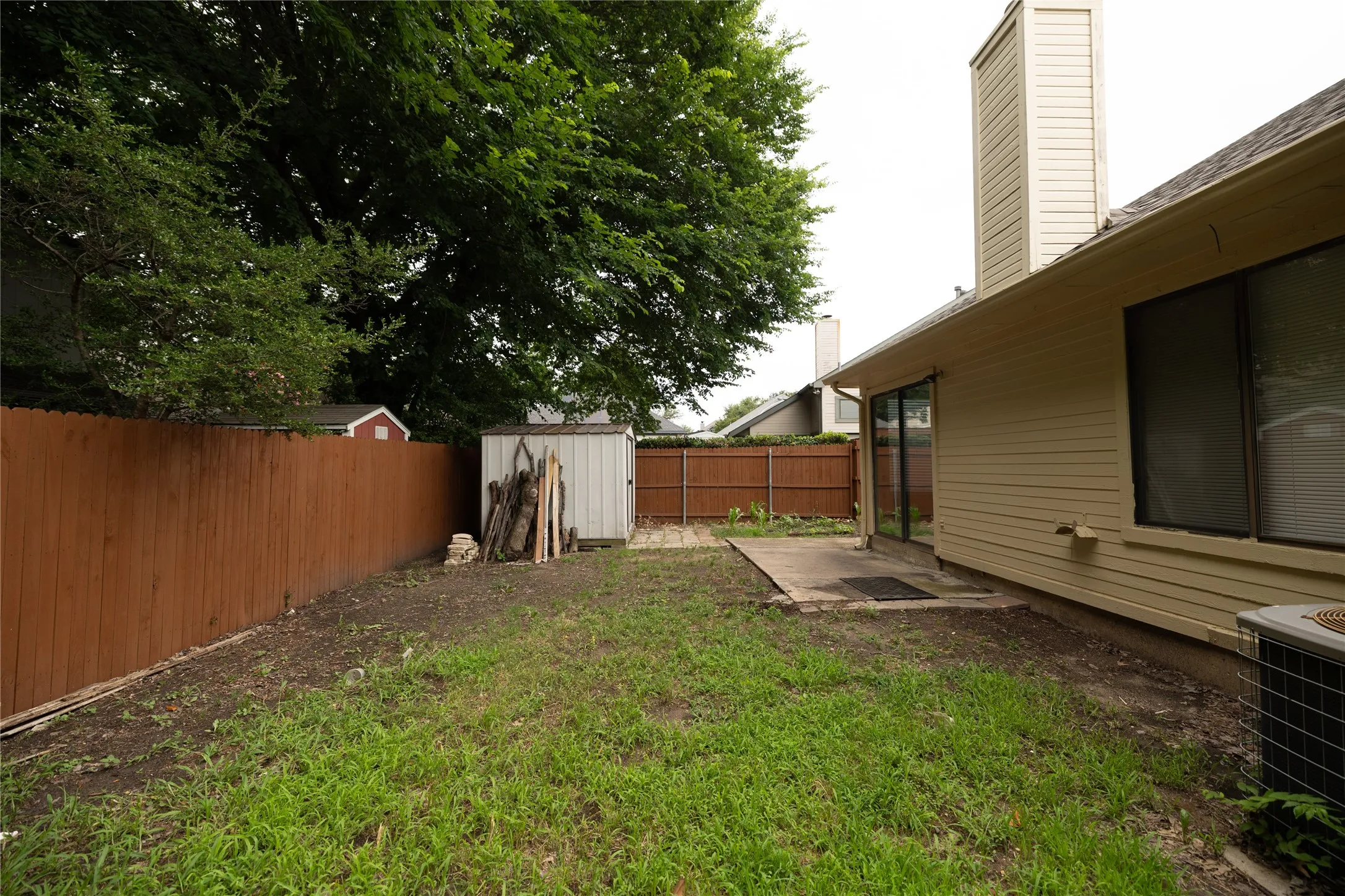 Single Family Residence For Rent in Denton County , 2083 Sundance Court, Lewisville, Texas 75067, 3 Bedroom, 2 Bathroom, 2 Garage spaces, 1,293 Sqft, built in 1986, mls#21400708, Real Estate Agent in Lewisville, Homes For Rent in Denton county, Homes For Rent in Lewisville, Realtor in Lewisville Texas, Real Estate Brokerage Independent Realty Texas, Luminita Cordes Realtor