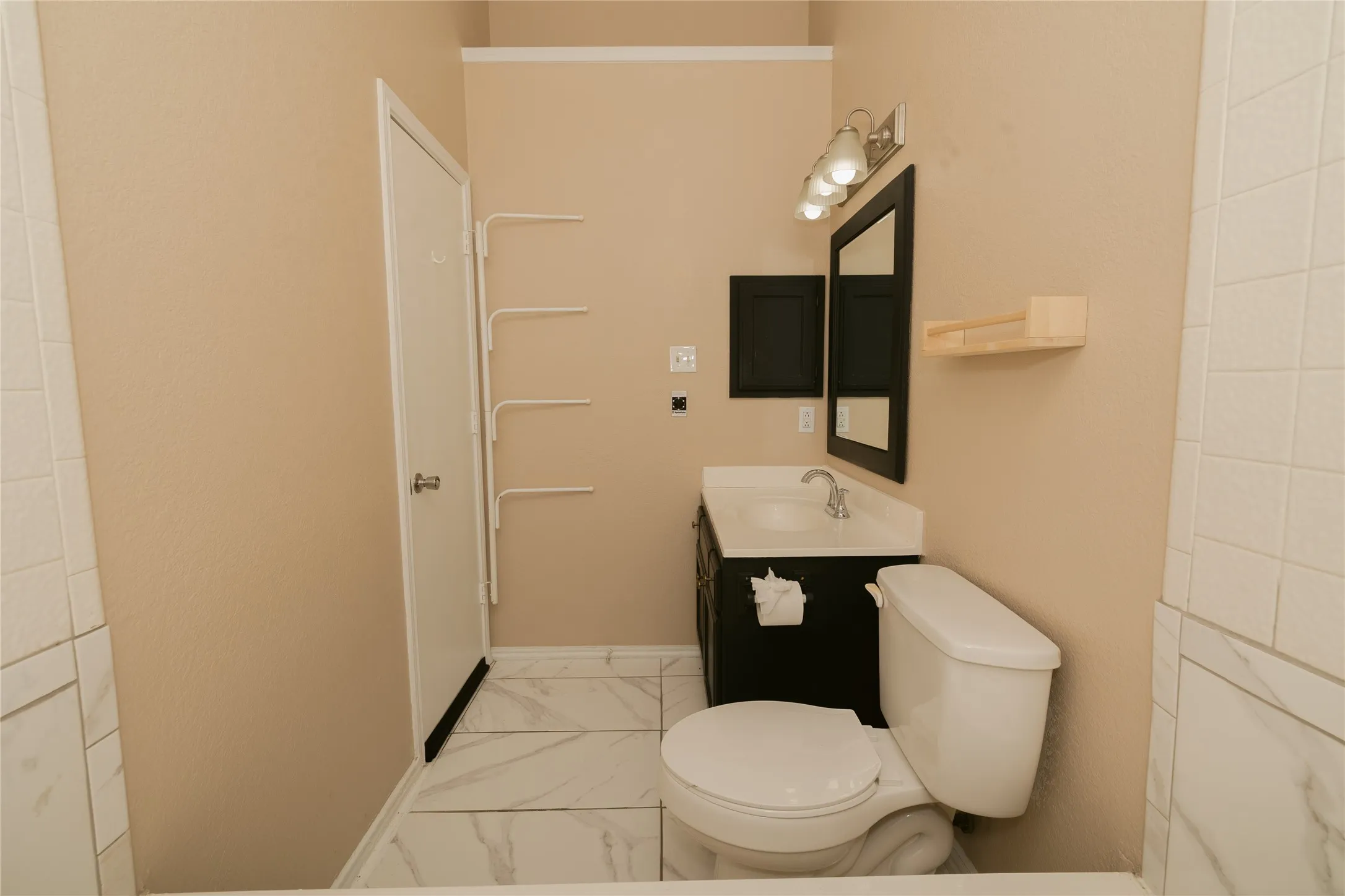 Single Family Residence For Rent in Denton County , 2083 Sundance Court, Lewisville, Texas 75067, 3 Bedroom, 2 Bathroom, 2 Garage spaces, 1,293 Sqft, built in 1986, mls#21400708, Real Estate Agent in Lewisville, Homes For Rent in Denton county, Homes For Rent in Lewisville, Realtor in Lewisville Texas, Real Estate Brokerage Independent Realty Texas, Luminita Cordes Realtor