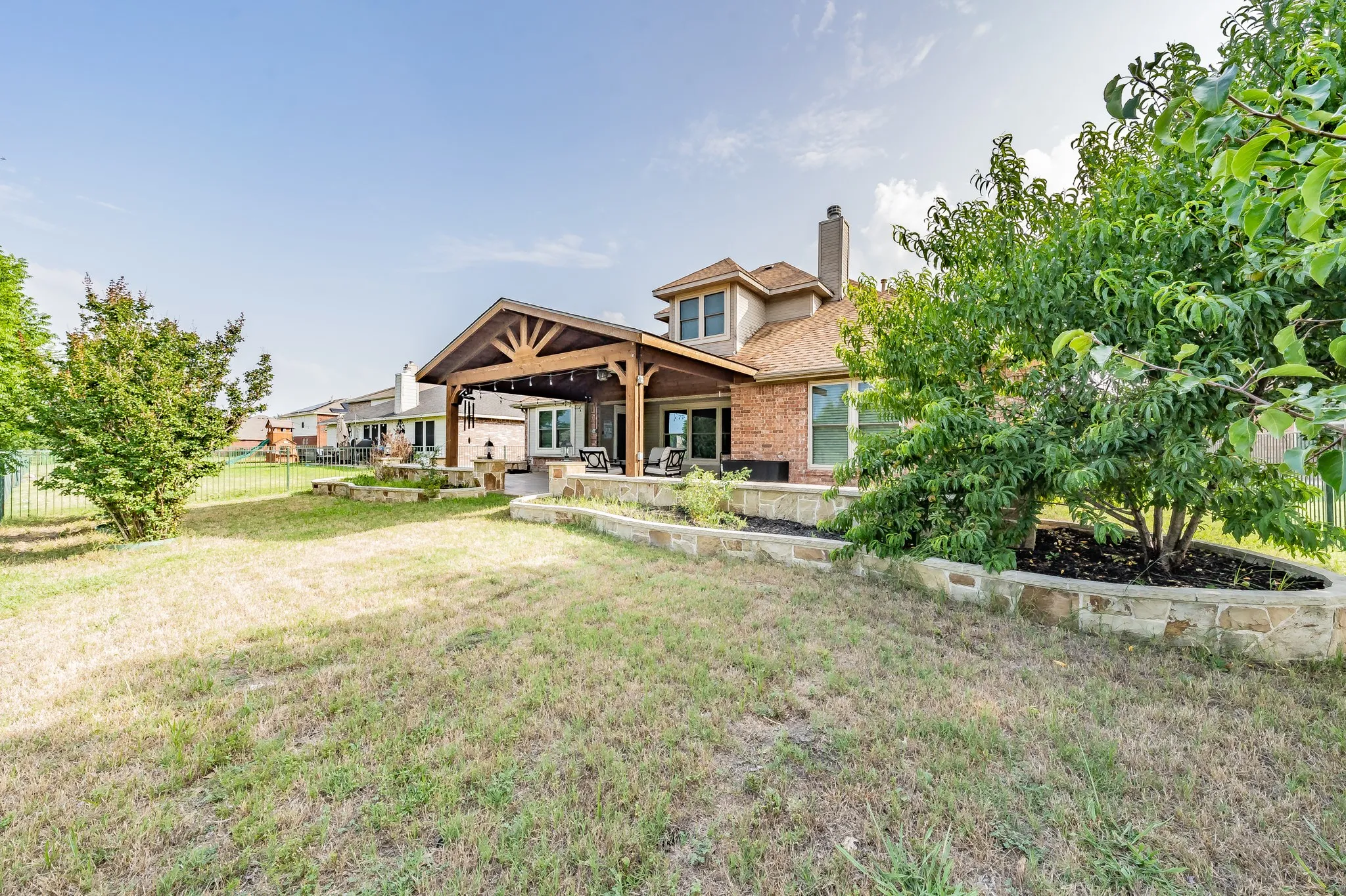 Single Family Residence For Rent in Collin County , 2006 Water Fall Way, Wylie, Texas 75098, 4 Bedroom, 2 Bathroom, 2 Garage spaces, 2,609 Sqft, built in 2004, mls#21400710, Real Estate Agent in Wylie, Homes For Rent in Collin county, Homes For Rent in Wylie, Realtor in Wylie Texas, Real Estate Brokerage Independent Realty Texas, Luminita Cordes Realtor