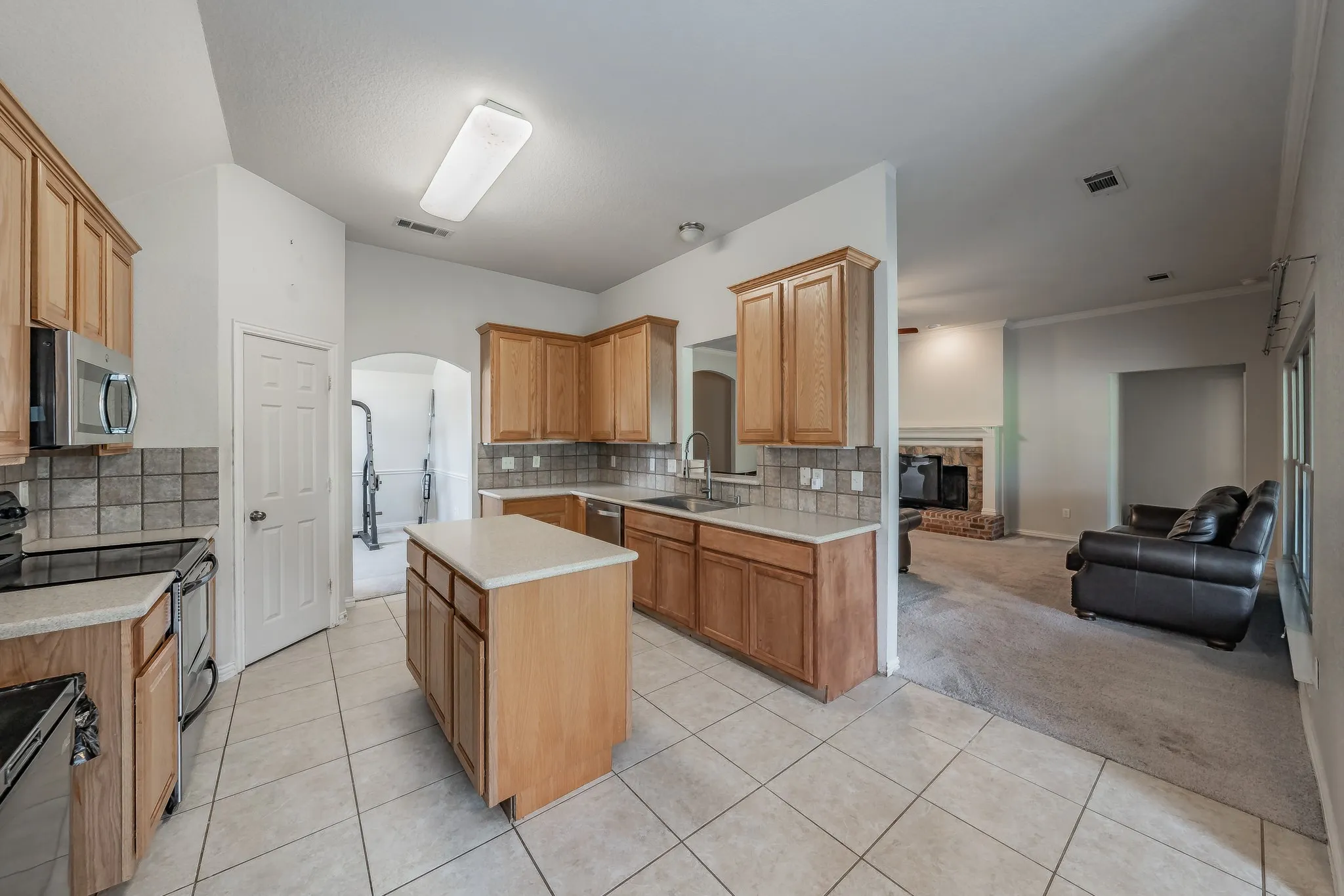 Single Family Residence For Rent in Collin County , 2006 Water Fall Way, Wylie, Texas 75098, 4 Bedroom, 2 Bathroom, 2 Garage spaces, 2,609 Sqft, built in 2004, mls#21400710, Real Estate Agent in Wylie, Homes For Rent in Collin county, Homes For Rent in Wylie, Realtor in Wylie Texas, Real Estate Brokerage Independent Realty Texas, Luminita Cordes Realtor