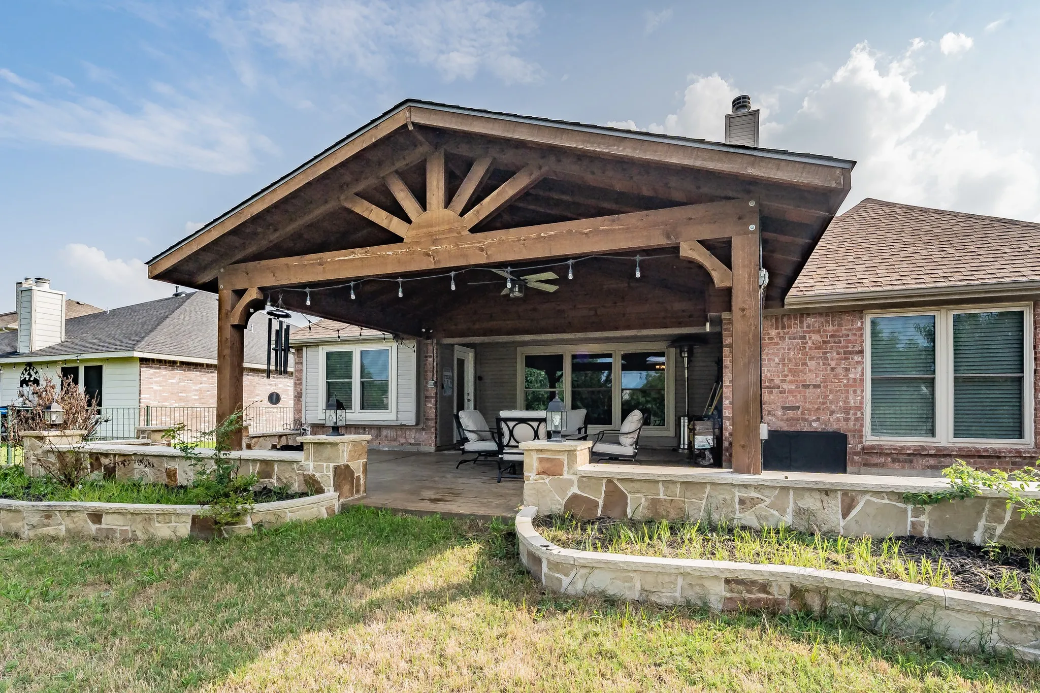 Single Family Residence For Rent in Collin County , 2006 Water Fall Way, Wylie, Texas 75098, 4 Bedroom, 2 Bathroom, 2 Garage spaces, 2,609 Sqft, built in 2004, mls#21400710, Real Estate Agent in Wylie, Homes For Rent in Collin county, Homes For Rent in Wylie, Realtor in Wylie Texas, Real Estate Brokerage Independent Realty Texas, Luminita Cordes Realtor