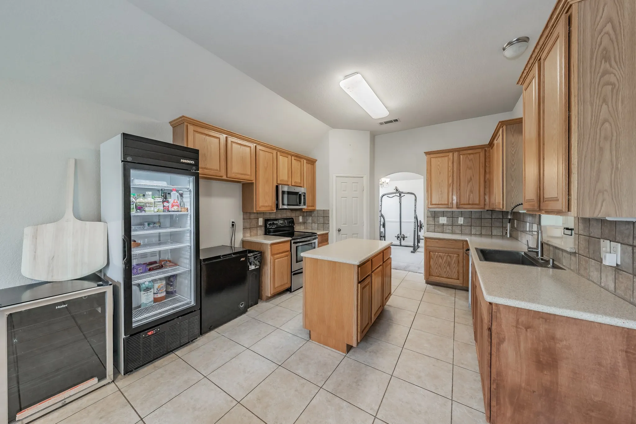Single Family Residence For Rent in Collin County , 2006 Water Fall Way, Wylie, Texas 75098, 4 Bedroom, 2 Bathroom, 2 Garage spaces, 2,609 Sqft, built in 2004, mls#21400710, Real Estate Agent in Wylie, Homes For Rent in Collin county, Homes For Rent in Wylie, Realtor in Wylie Texas, Real Estate Brokerage Independent Realty Texas, Luminita Cordes Realtor