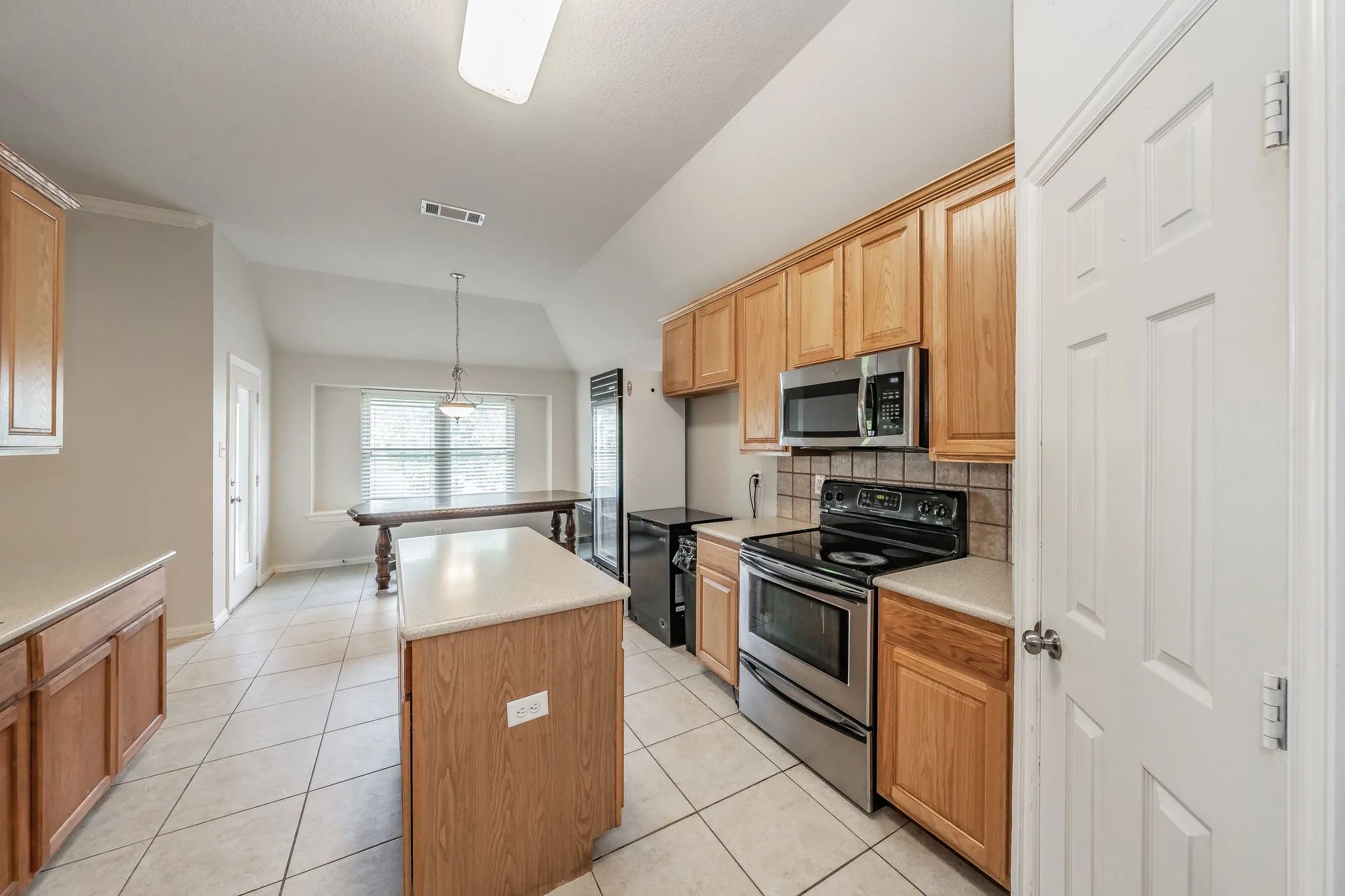 Single Family Residence For Rent in Collin County , 2006 Water Fall Way, Wylie, Texas 75098, 4 Bedroom, 2 Bathroom, 2 Garage spaces, 2,609 Sqft, built in 2004, mls#21400710, Real Estate Agent in Wylie, Homes For Rent in Collin county, Homes For Rent in Wylie, Realtor in Wylie Texas, Real Estate Brokerage Independent Realty Texas, Luminita Cordes Realtor