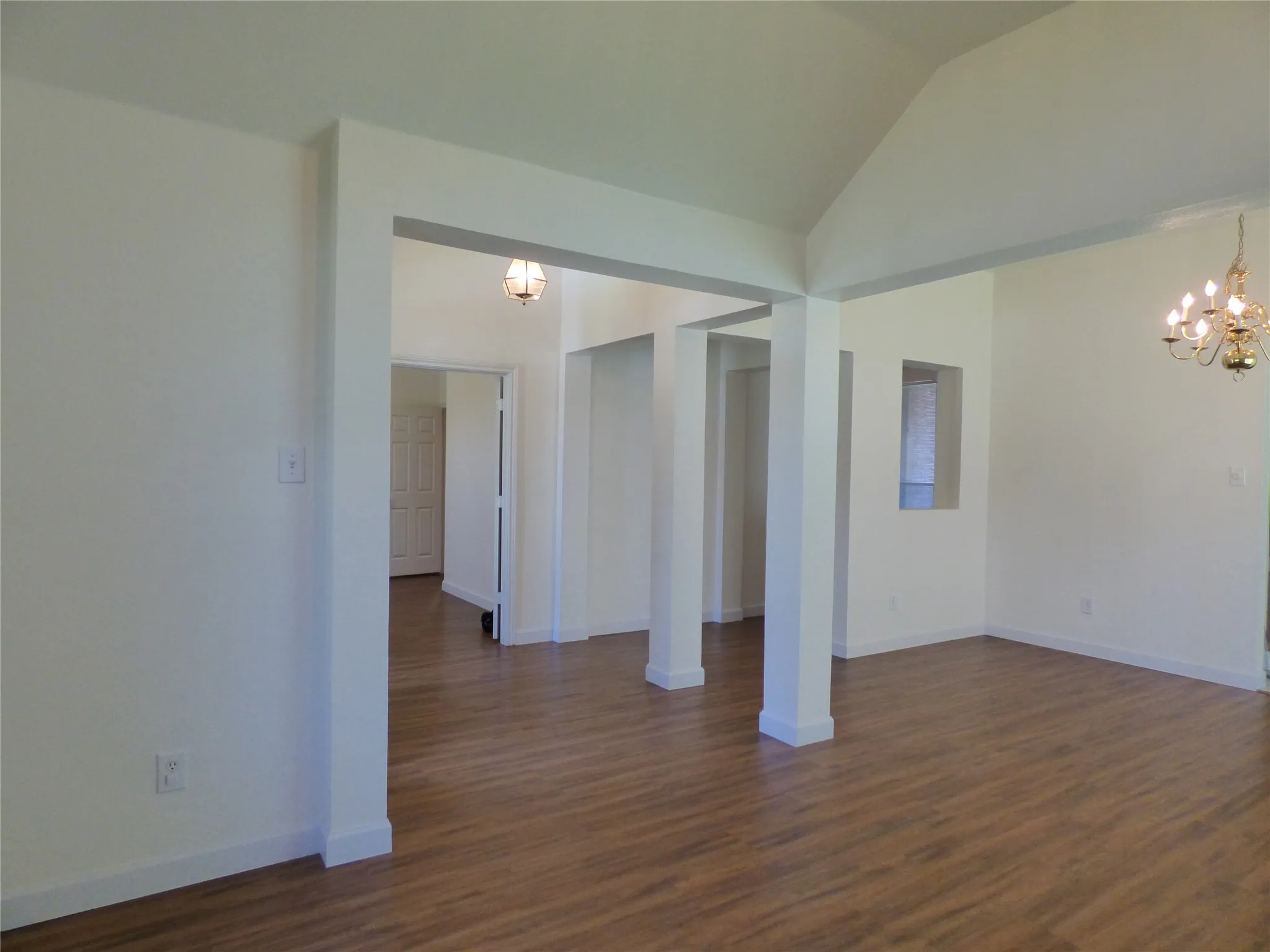 Single Family Residence For Rent in Denton County , 3904 Valez Drive, Carrollton, Texas 75007, 4 Bedroom, 2 Bathroom, 2 Garage spaces, 2,058 Sqft, built in 1996, mls#21400714, Real Estate Agent in Carrollton, Homes For Rent in Denton county, Homes For Rent in Carrollton, Realtor in Carrollton Texas, Real Estate Brokerage Independent Realty Texas, Luminita Cordes Realtor