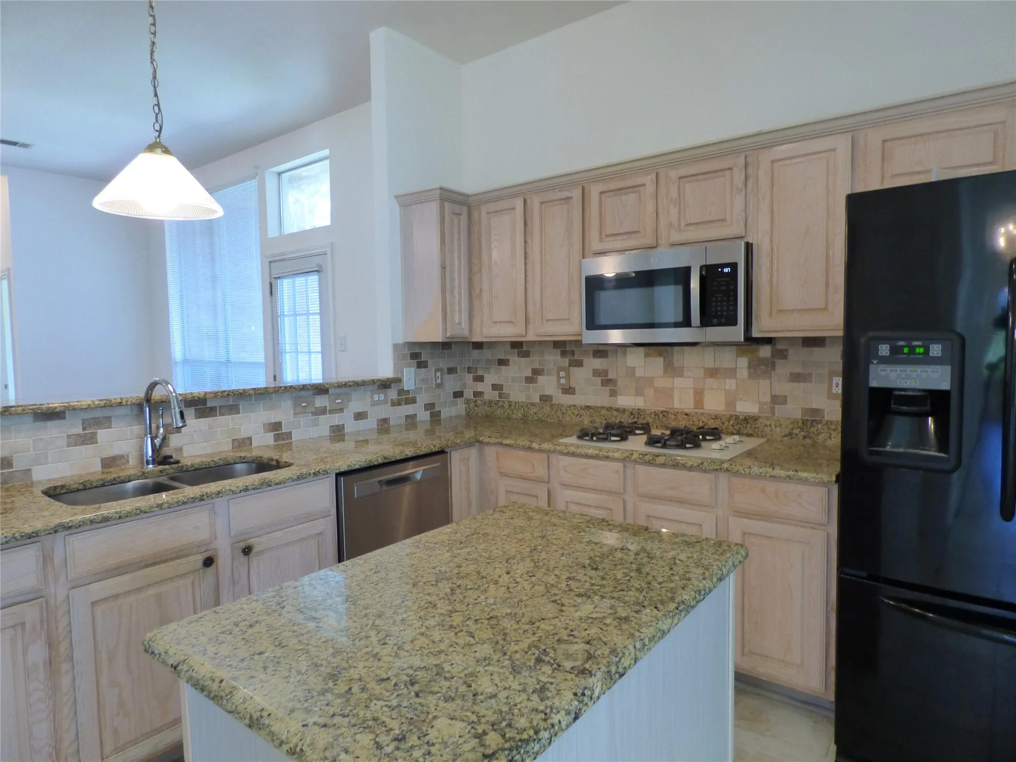Single Family Residence For Rent in Denton County , 3904 Valez Drive, Carrollton, Texas 75007, 4 Bedroom, 2 Bathroom, 2 Garage spaces, 2,058 Sqft, built in 1996, mls#21400714, Real Estate Agent in Carrollton, Homes For Rent in Denton county, Homes For Rent in Carrollton, Realtor in Carrollton Texas, Real Estate Brokerage Independent Realty Texas, Luminita Cordes Realtor