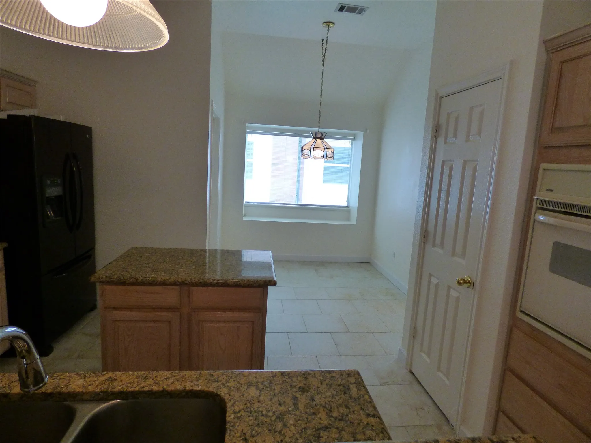 Single Family Residence For Rent in Denton County , 3904 Valez Drive, Carrollton, Texas 75007, 4 Bedroom, 2 Bathroom, 2 Garage spaces, 2,058 Sqft, built in 1996, mls#21400714, Real Estate Agent in Carrollton, Homes For Rent in Denton county, Homes For Rent in Carrollton, Realtor in Carrollton Texas, Real Estate Brokerage Independent Realty Texas, Luminita Cordes Realtor