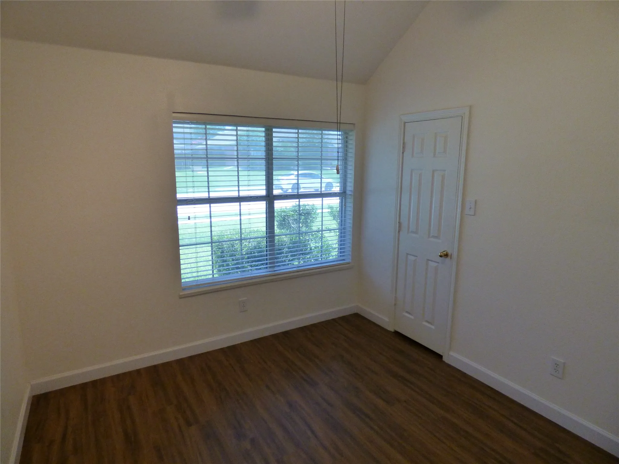 Single Family Residence For Rent in Denton County , 3904 Valez Drive, Carrollton, Texas 75007, 4 Bedroom, 2 Bathroom, 2 Garage spaces, 2,058 Sqft, built in 1996, mls#21400714, Real Estate Agent in Carrollton, Homes For Rent in Denton county, Homes For Rent in Carrollton, Realtor in Carrollton Texas, Real Estate Brokerage Independent Realty Texas, Luminita Cordes Realtor