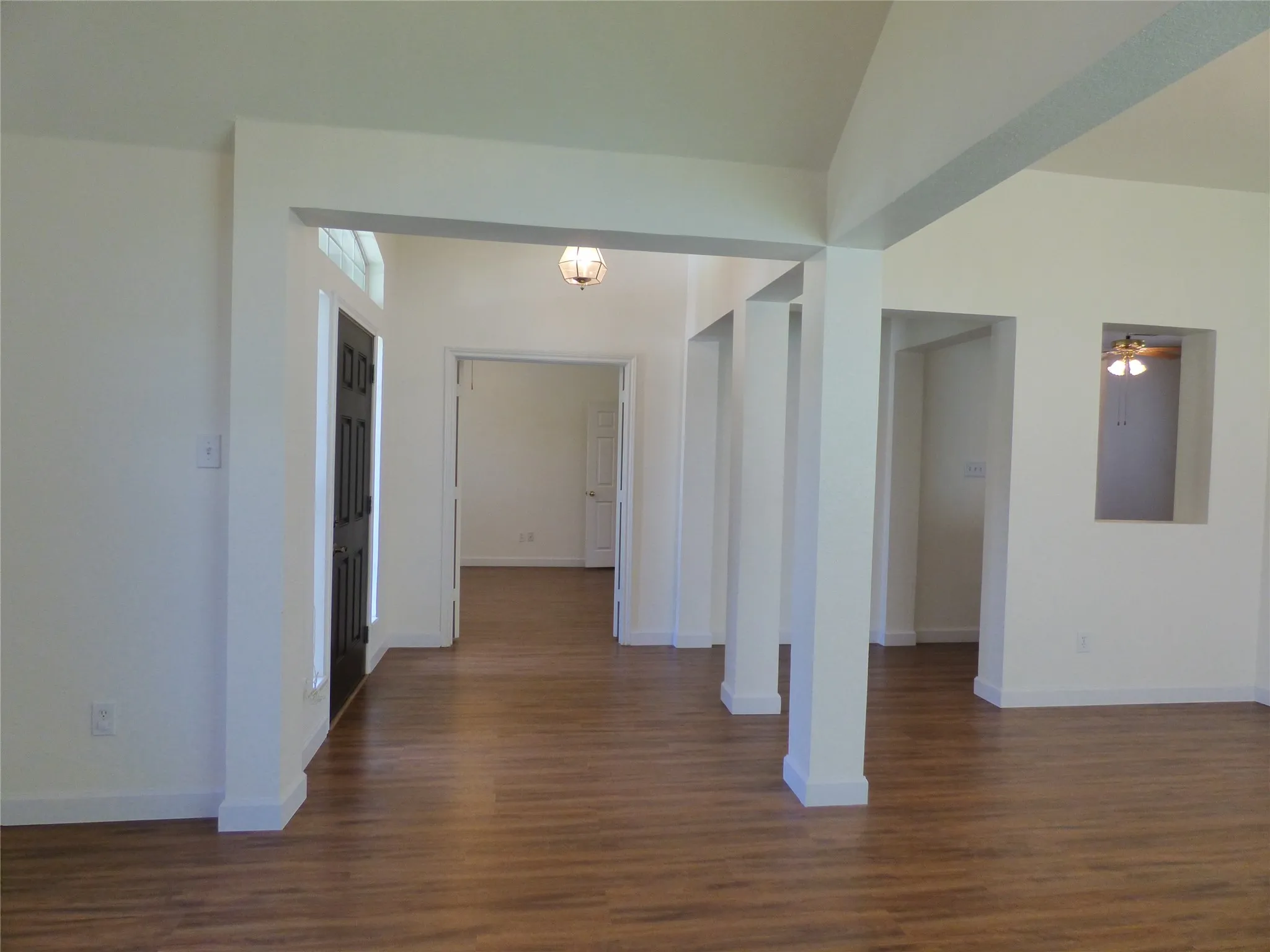 Single Family Residence For Rent in Denton County , 3904 Valez Drive, Carrollton, Texas 75007, 4 Bedroom, 2 Bathroom, 2 Garage spaces, 2,058 Sqft, built in 1996, mls#21400714, Real Estate Agent in Carrollton, Homes For Rent in Denton county, Homes For Rent in Carrollton, Realtor in Carrollton Texas, Real Estate Brokerage Independent Realty Texas, Luminita Cordes Realtor