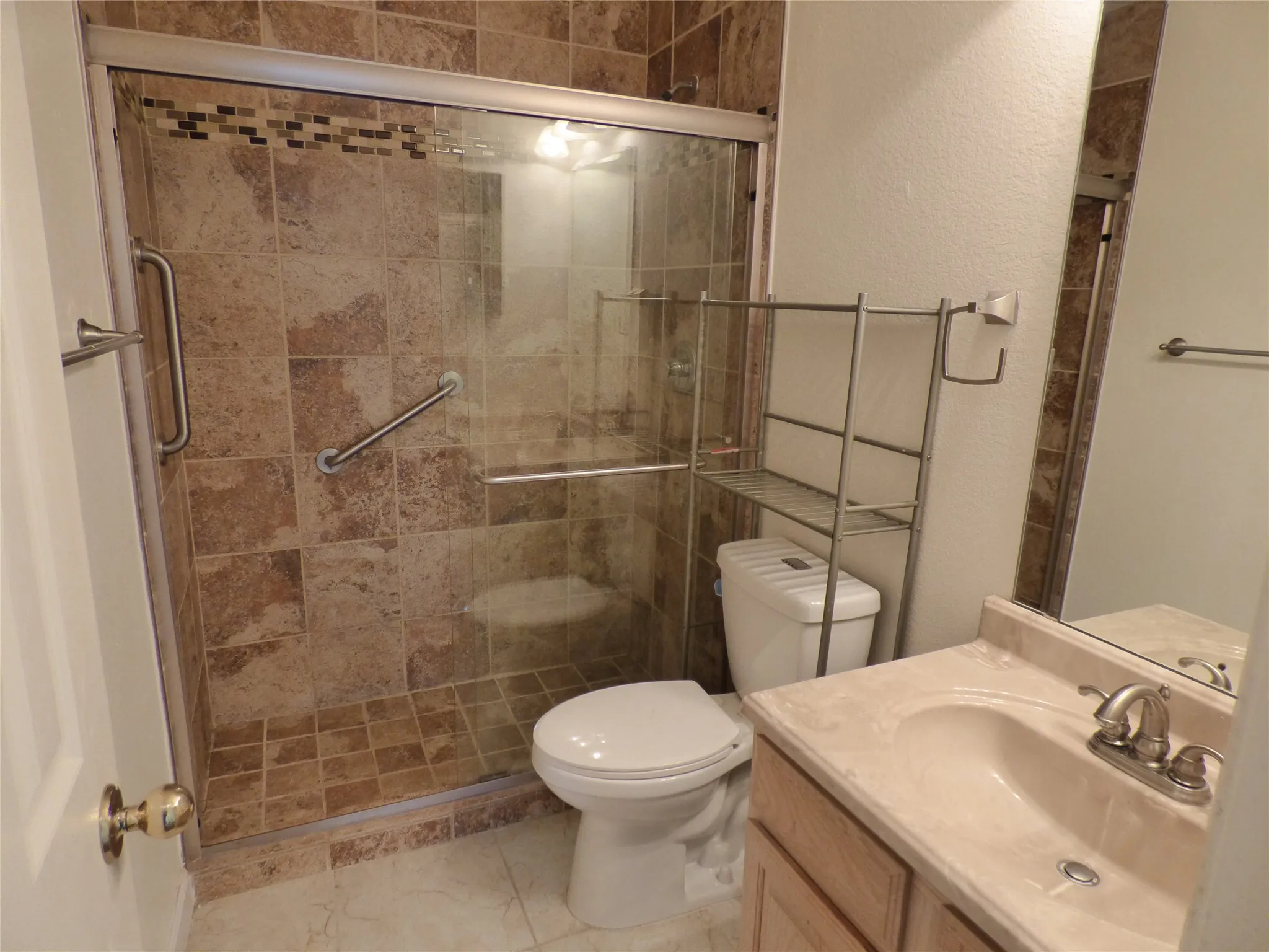 Single Family Residence For Rent in Denton County , 3904 Valez Drive, Carrollton, Texas 75007, 4 Bedroom, 2 Bathroom, 2 Garage spaces, 2,058 Sqft, built in 1996, mls#21400714, Real Estate Agent in Carrollton, Homes For Rent in Denton county, Homes For Rent in Carrollton, Realtor in Carrollton Texas, Real Estate Brokerage Independent Realty Texas, Luminita Cordes Realtor