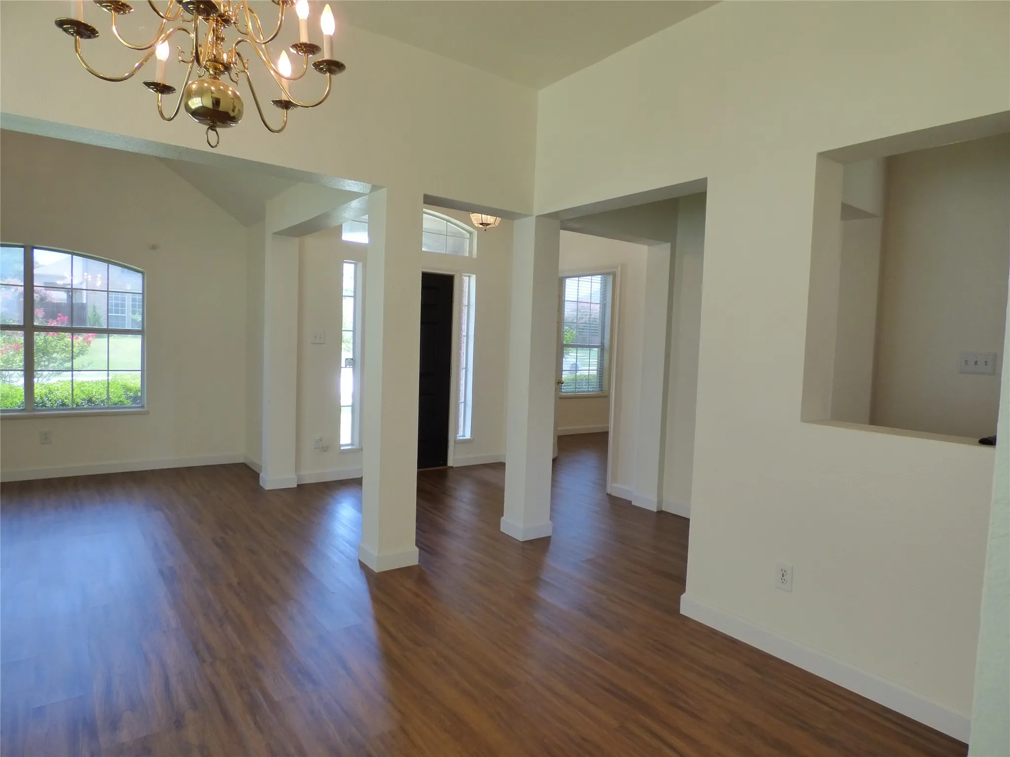 Single Family Residence For Rent in Denton County , 3904 Valez Drive, Carrollton, Texas 75007, 4 Bedroom, 2 Bathroom, 2 Garage spaces, 2,058 Sqft, built in 1996, mls#21400714, Real Estate Agent in Carrollton, Homes For Rent in Denton county, Homes For Rent in Carrollton, Realtor in Carrollton Texas, Real Estate Brokerage Independent Realty Texas, Luminita Cordes Realtor