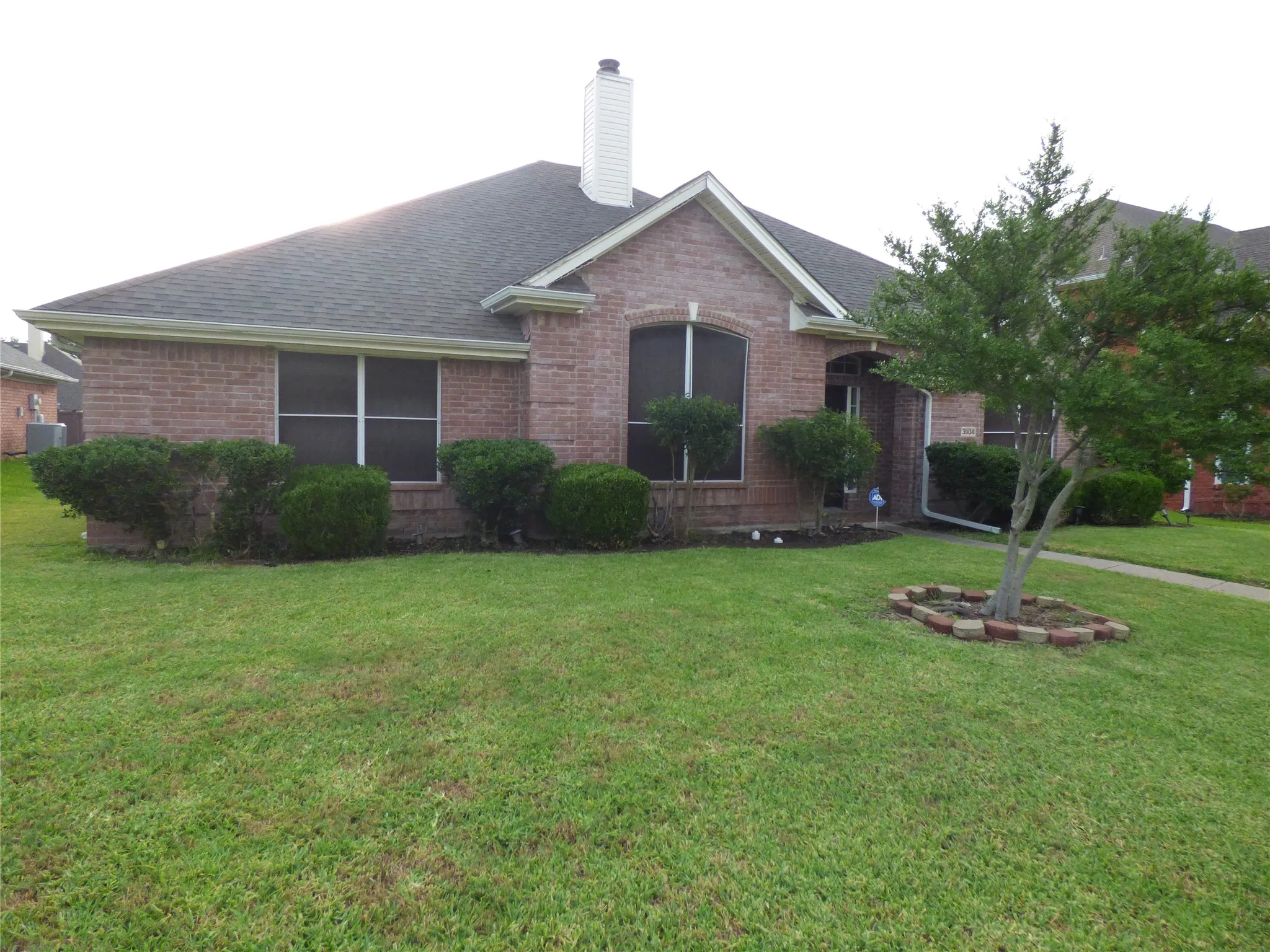 Single Family Residence For Rent in Denton County , 3904 Valez Drive, Carrollton, Texas 75007, 4 Bedroom, 2 Bathroom, 2 Garage spaces, 2,058 Sqft, built in 1996, mls#21400714, Real Estate Agent in Carrollton, Homes For Rent in Denton county, Homes For Rent in Carrollton, Realtor in Carrollton Texas, Real Estate Brokerage Independent Realty Texas, Luminita Cordes Realtor