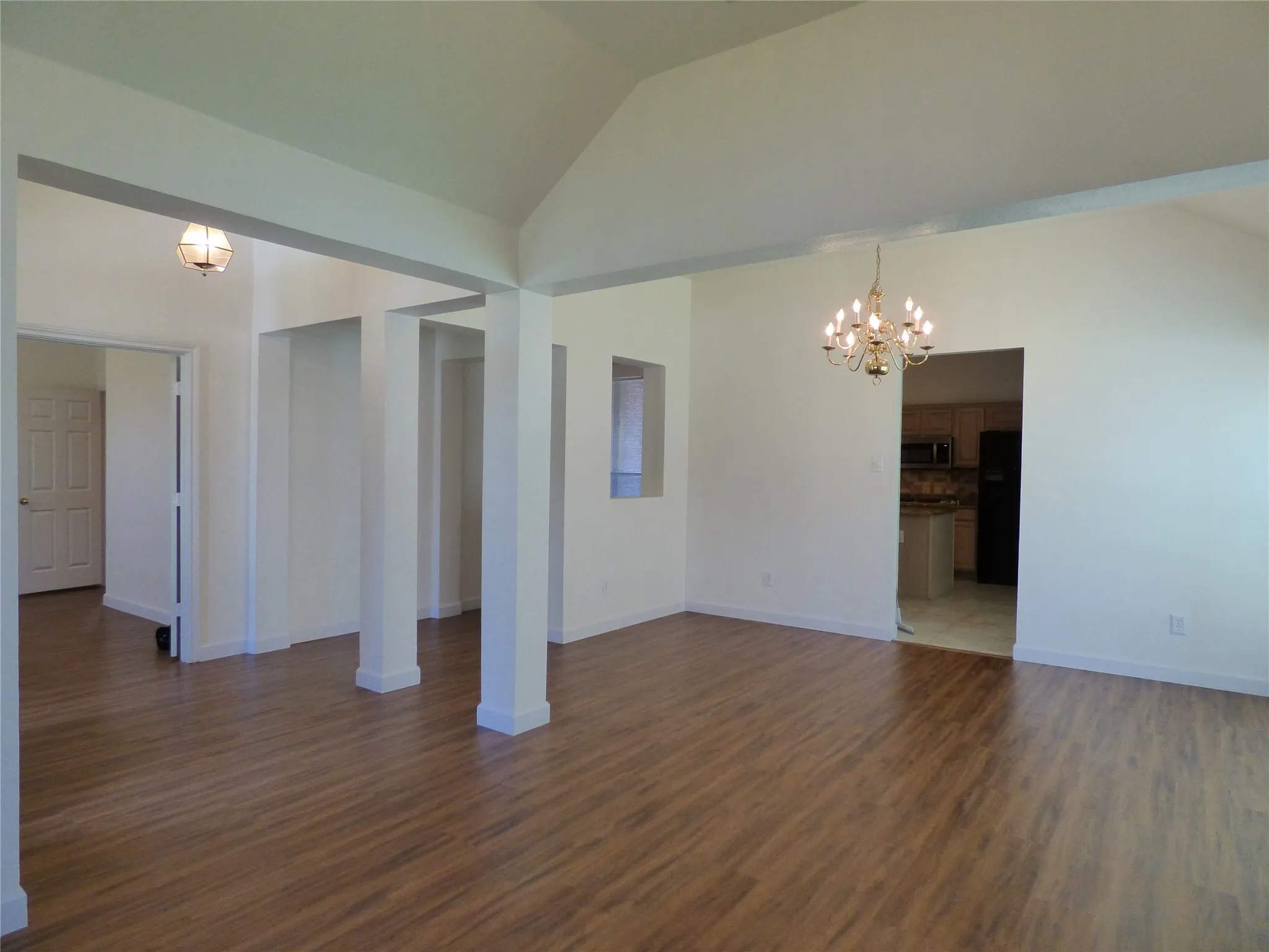 Single Family Residence For Rent in Denton County , 3904 Valez Drive, Carrollton, Texas 75007, 4 Bedroom, 2 Bathroom, 2 Garage spaces, 2,058 Sqft, built in 1996, mls#21400714, Real Estate Agent in Carrollton, Homes For Rent in Denton county, Homes For Rent in Carrollton, Realtor in Carrollton Texas, Real Estate Brokerage Independent Realty Texas, Luminita Cordes Realtor