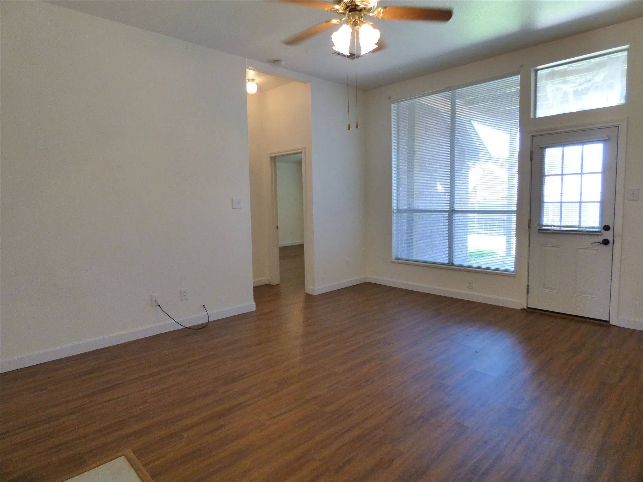 Single Family Residence For Rent in Denton County , 3904 Valez Drive, Carrollton, Texas 75007, 4 Bedroom, 2 Bathroom, 2 Garage spaces, 2,058 Sqft, built in 1996, mls#21400714, Real Estate Agent in Carrollton, Homes For Rent in Denton county, Homes For Rent in Carrollton, Realtor in Carrollton Texas, Real Estate Brokerage Independent Realty Texas, Luminita Cordes Realtor