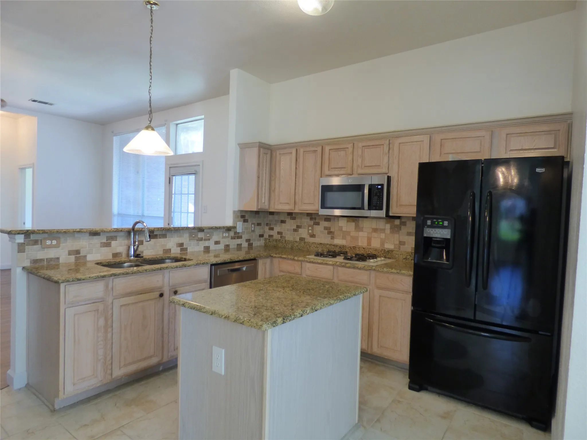 Single Family Residence For Rent in Denton County , 3904 Valez Drive, Carrollton, Texas 75007, 4 Bedroom, 2 Bathroom, 2 Garage spaces, 2,058 Sqft, built in 1996, mls#21400714, Real Estate Agent in Carrollton, Homes For Rent in Denton county, Homes For Rent in Carrollton, Realtor in Carrollton Texas, Real Estate Brokerage Independent Realty Texas, Luminita Cordes Realtor