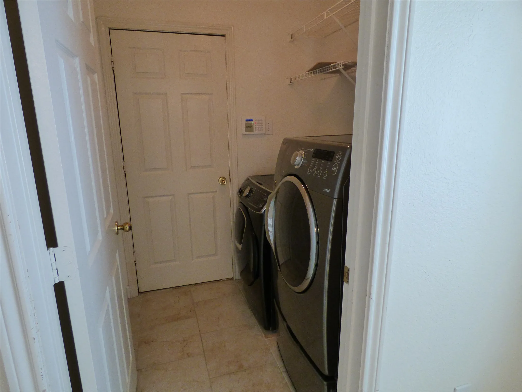 Single Family Residence For Rent in Denton County , 3904 Valez Drive, Carrollton, Texas 75007, 4 Bedroom, 2 Bathroom, 2 Garage spaces, 2,058 Sqft, built in 1996, mls#21400714, Real Estate Agent in Carrollton, Homes For Rent in Denton county, Homes For Rent in Carrollton, Realtor in Carrollton Texas, Real Estate Brokerage Independent Realty Texas, Luminita Cordes Realtor