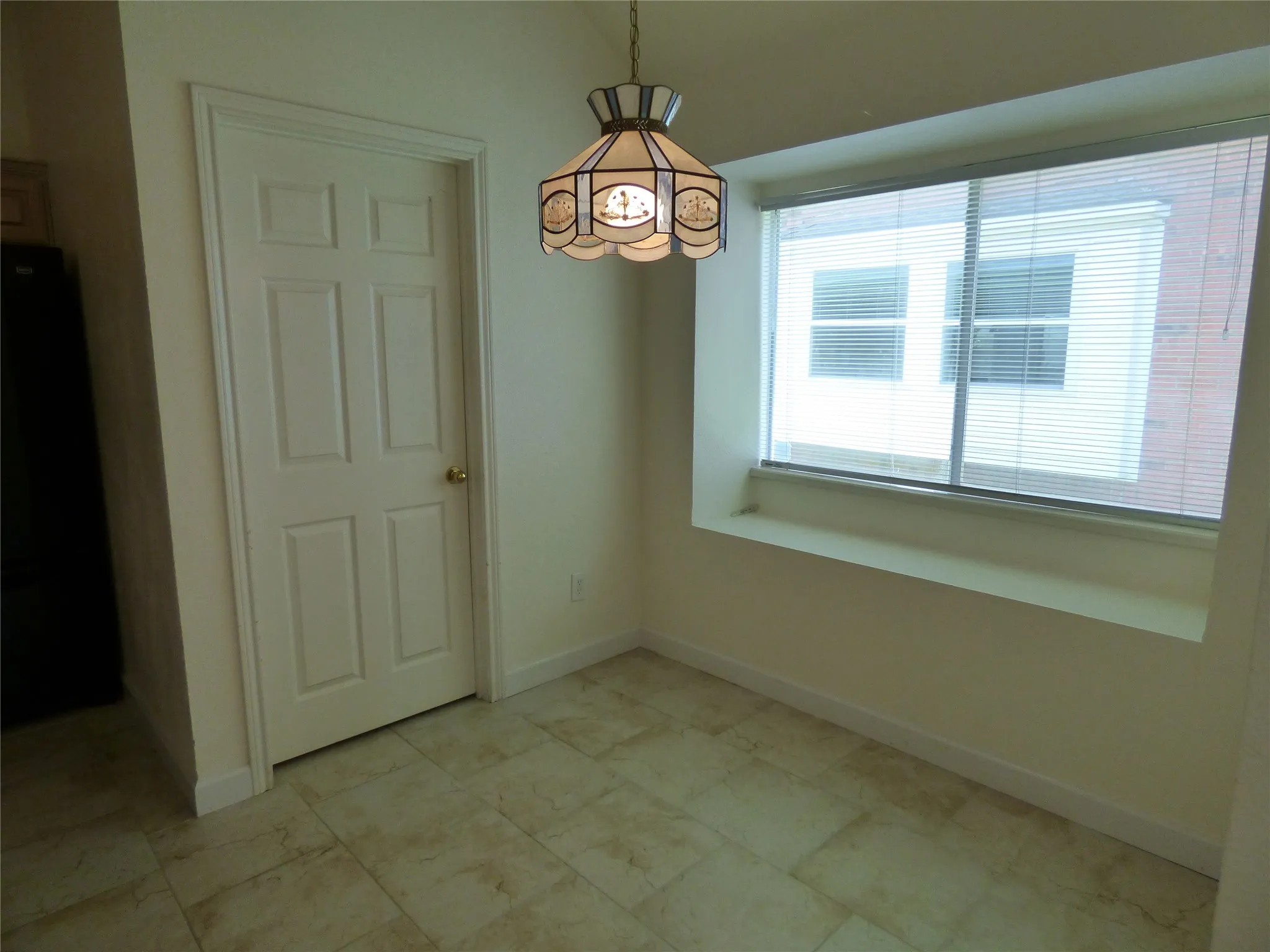 Single Family Residence For Rent in Denton County , 3904 Valez Drive, Carrollton, Texas 75007, 4 Bedroom, 2 Bathroom, 2 Garage spaces, 2,058 Sqft, built in 1996, mls#21400714, Real Estate Agent in Carrollton, Homes For Rent in Denton county, Homes For Rent in Carrollton, Realtor in Carrollton Texas, Real Estate Brokerage Independent Realty Texas, Luminita Cordes Realtor