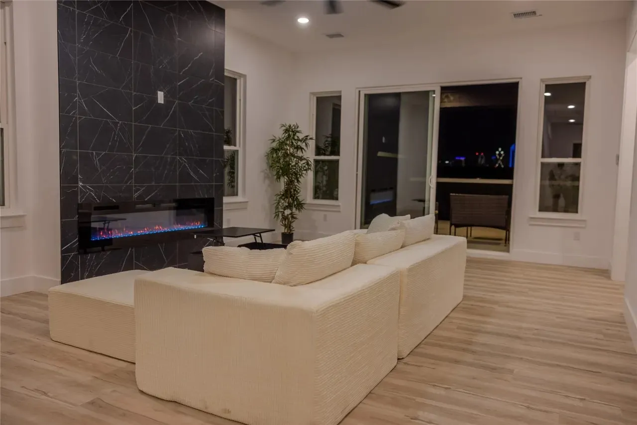 Townhouse For Sale in Dallas County , 2804 Guymon Street, Dallas, Texas 75212, 4 Bedroom, 4 Bathroom, 2 Garage spaces, 3,100 Sqft, built in 2026, mls#21400718, Real Estate Agent in Dallas, Homes For Sale in Dallas county, Homes For Sale in Dallas, Realtor in Dallas Texas, Real Estate Brokerage Independent Realty Texas, Luminita Cordes Realtor
